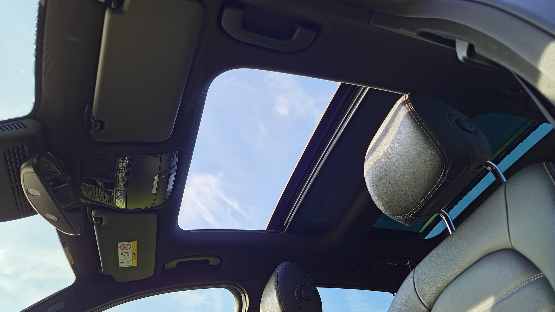 MERCEDES-BENZ GLC 250 d AMG Line 4Matic 9G-Tronic-image-18