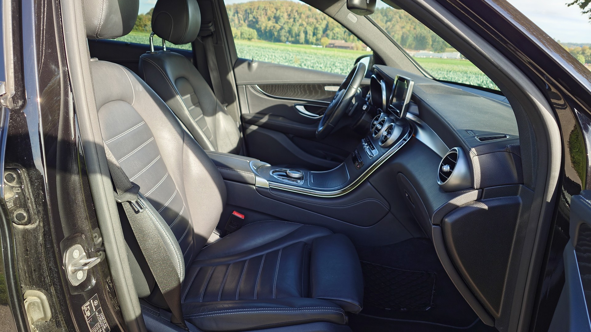 MERCEDES-BENZ GLC 250 d AMG Line 4Matic 9G-Tronic-image-11