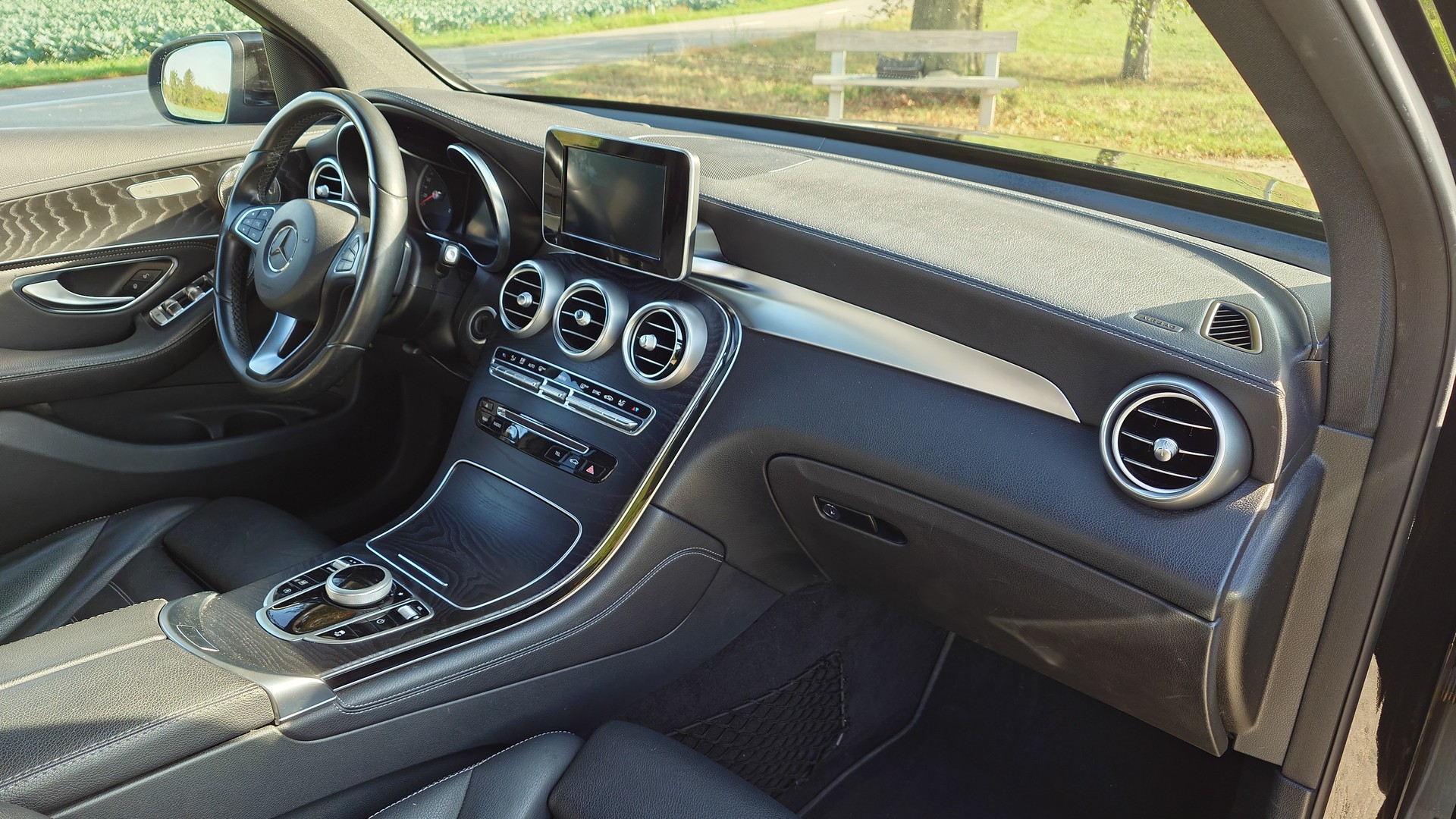 MERCEDES-BENZ GLC 250 d AMG Line 4Matic 9G-Tronic-image-10