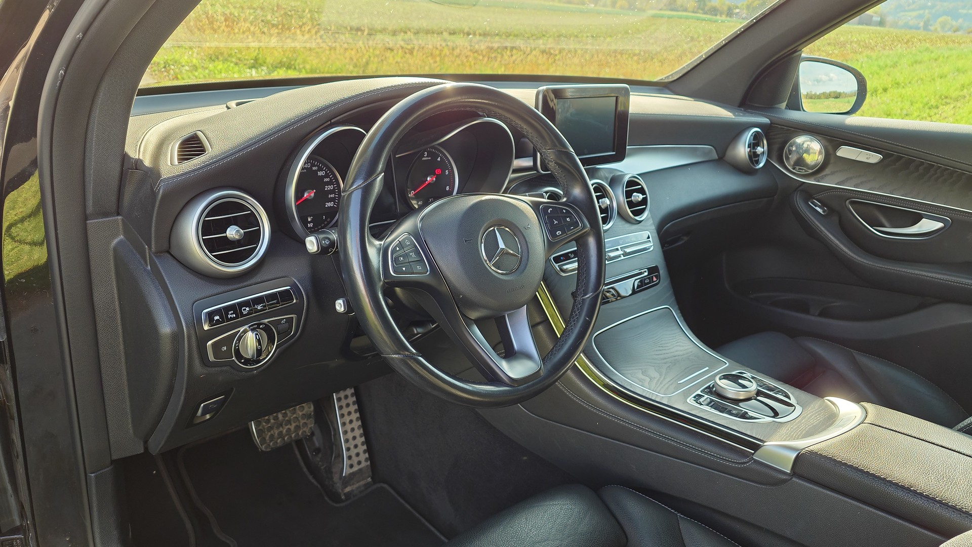 MERCEDES-BENZ GLC 250 d AMG Line 4Matic 9G-Tronic-image-9