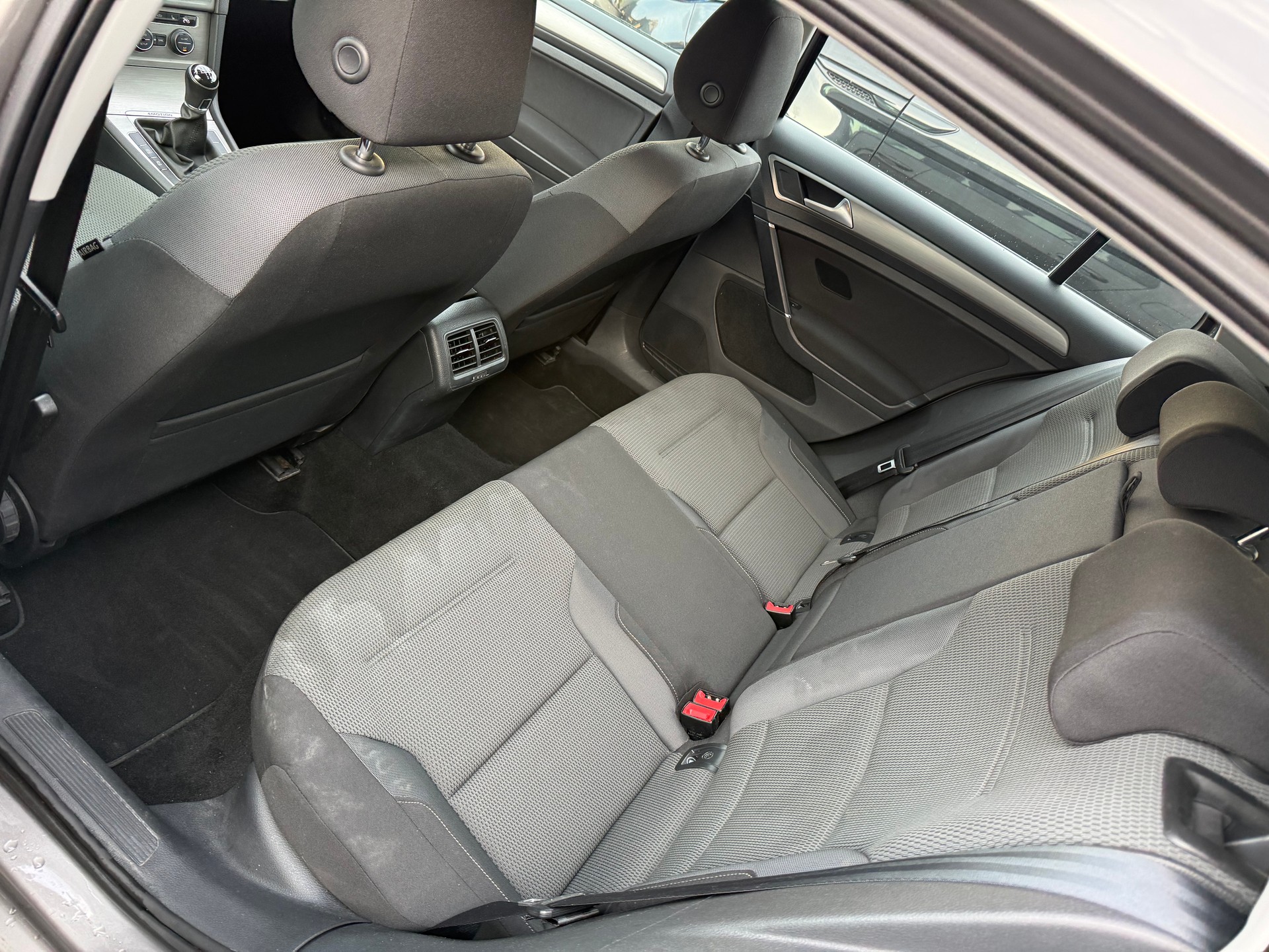 VW Golf 1.6 TDI Comfortline 4Motion-image-9