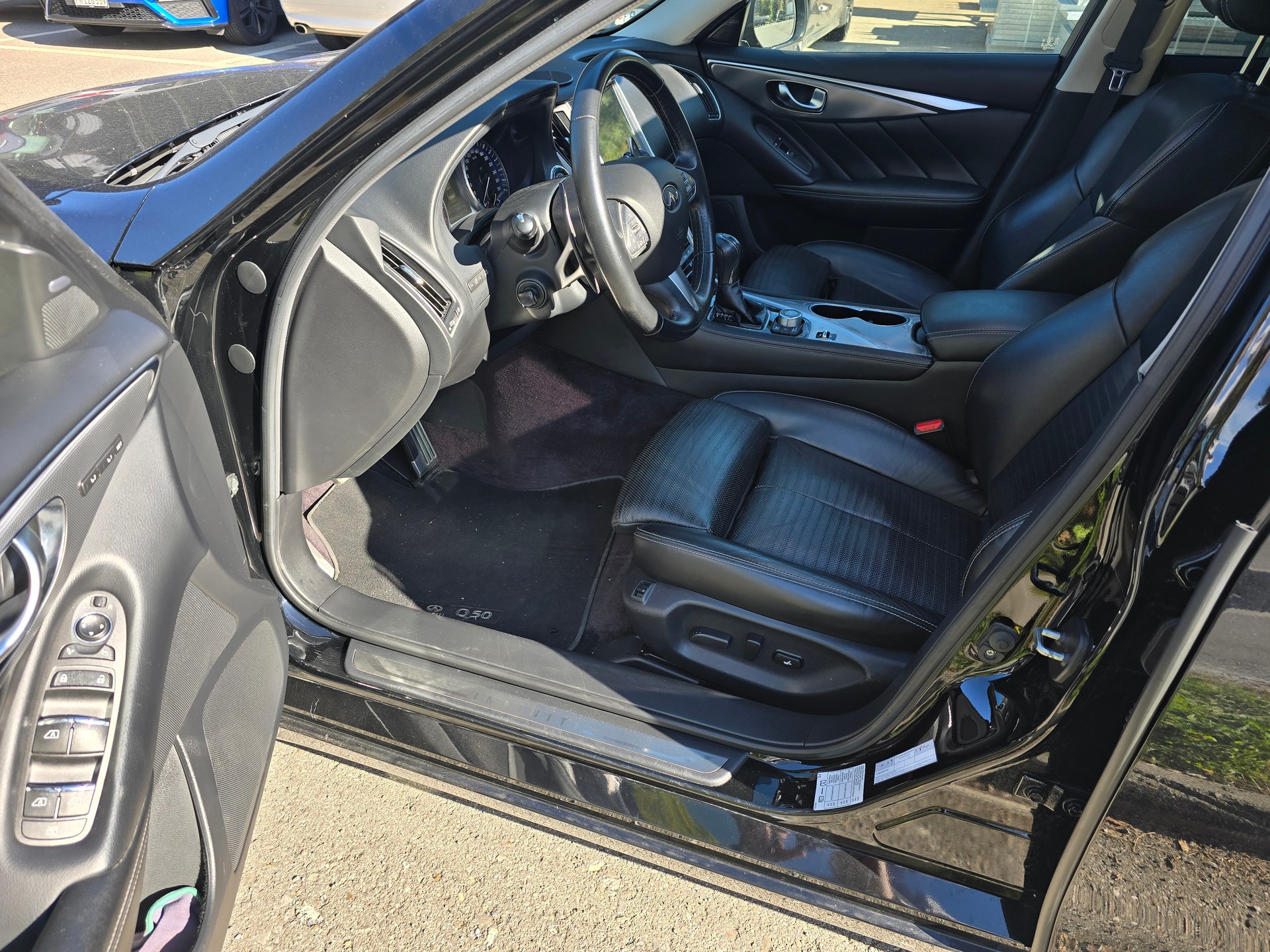 INFINITI Q50S 35h AWD Sport Tech Automatic-image-9
