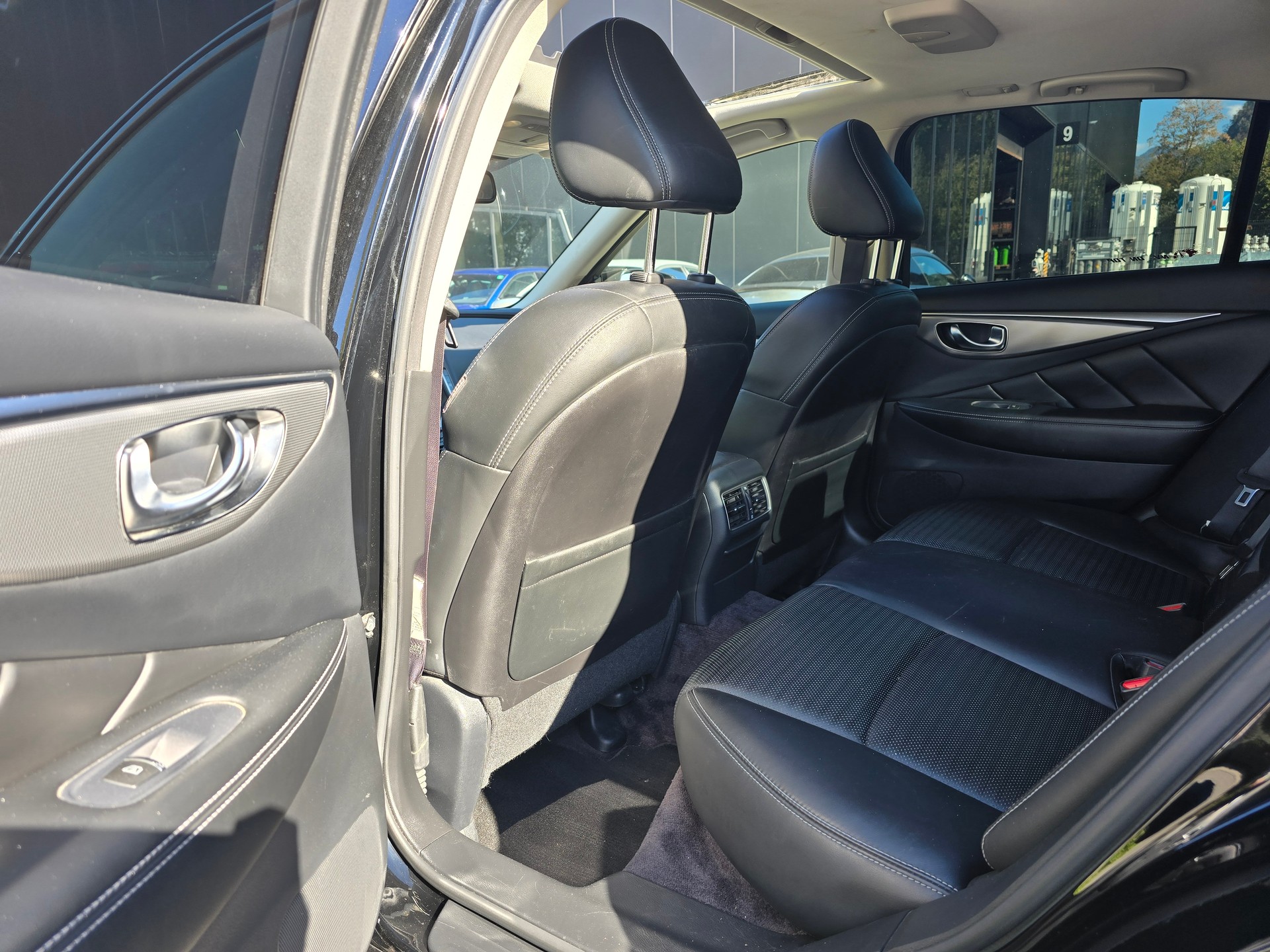 INFINITI Q50S 35h AWD Sport Tech Automatic-image-7