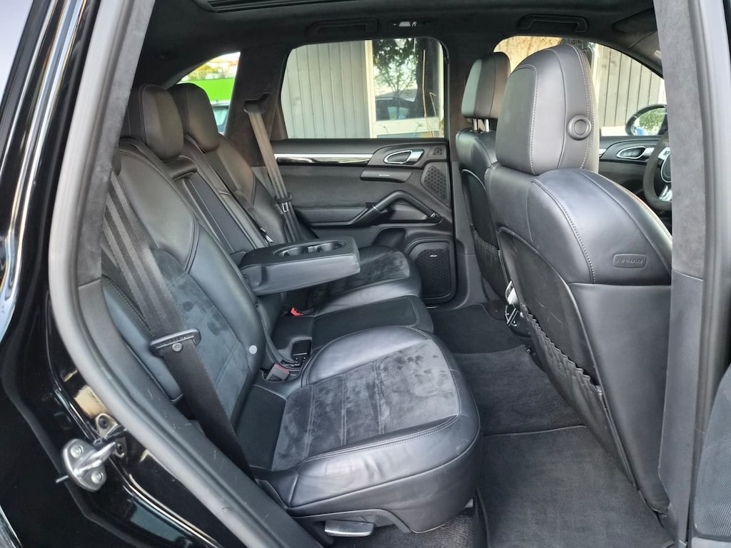 PORSCHE Cayenne GTS-image-9