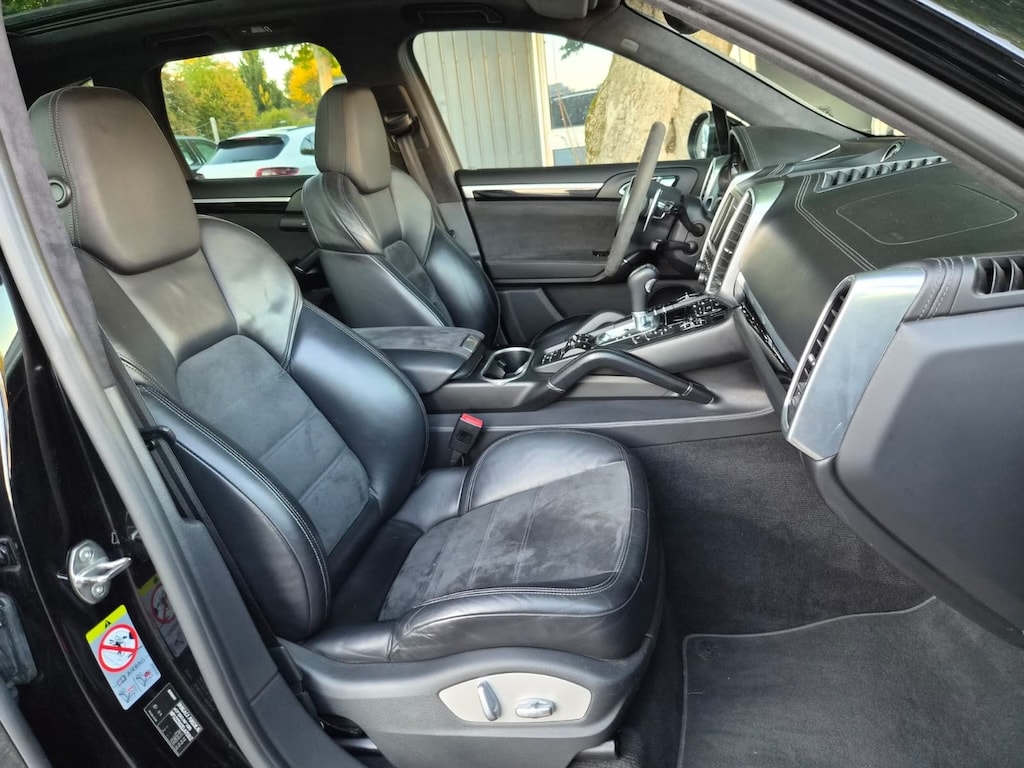 PORSCHE Cayenne GTS-image-10