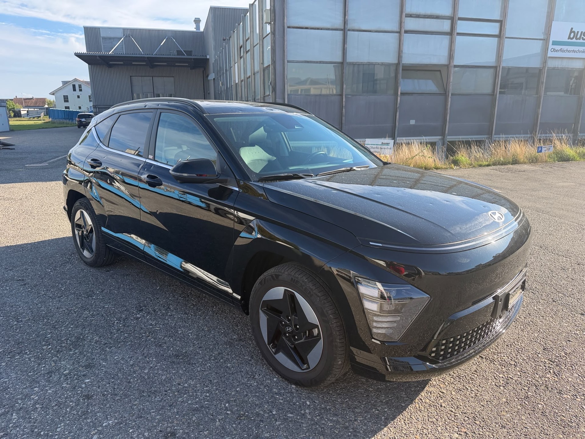 HYUNDAI Kona EV 65.4 kWh Amplia-image-1