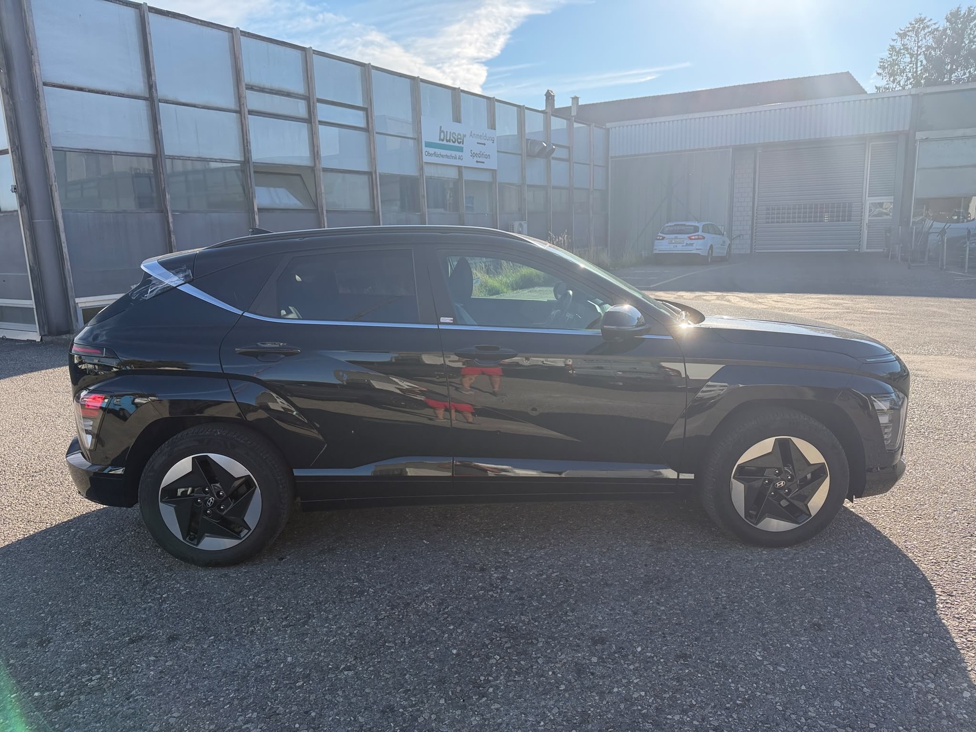 HYUNDAI Kona EV 65.4 kWh Amplia-image-6