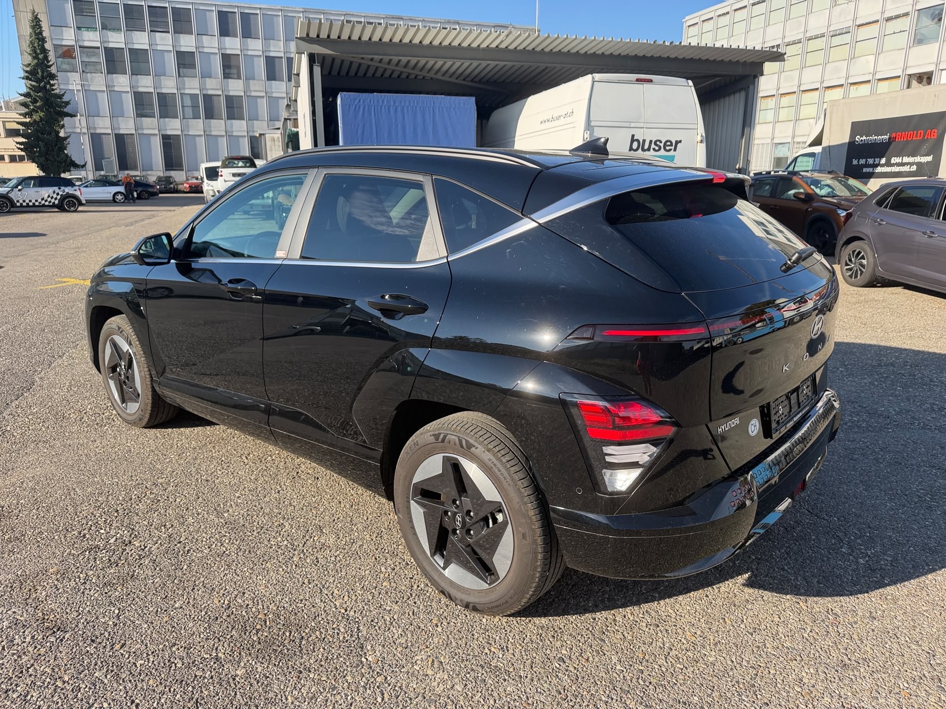HYUNDAI Kona EV 65.4 kWh Amplia-image-3