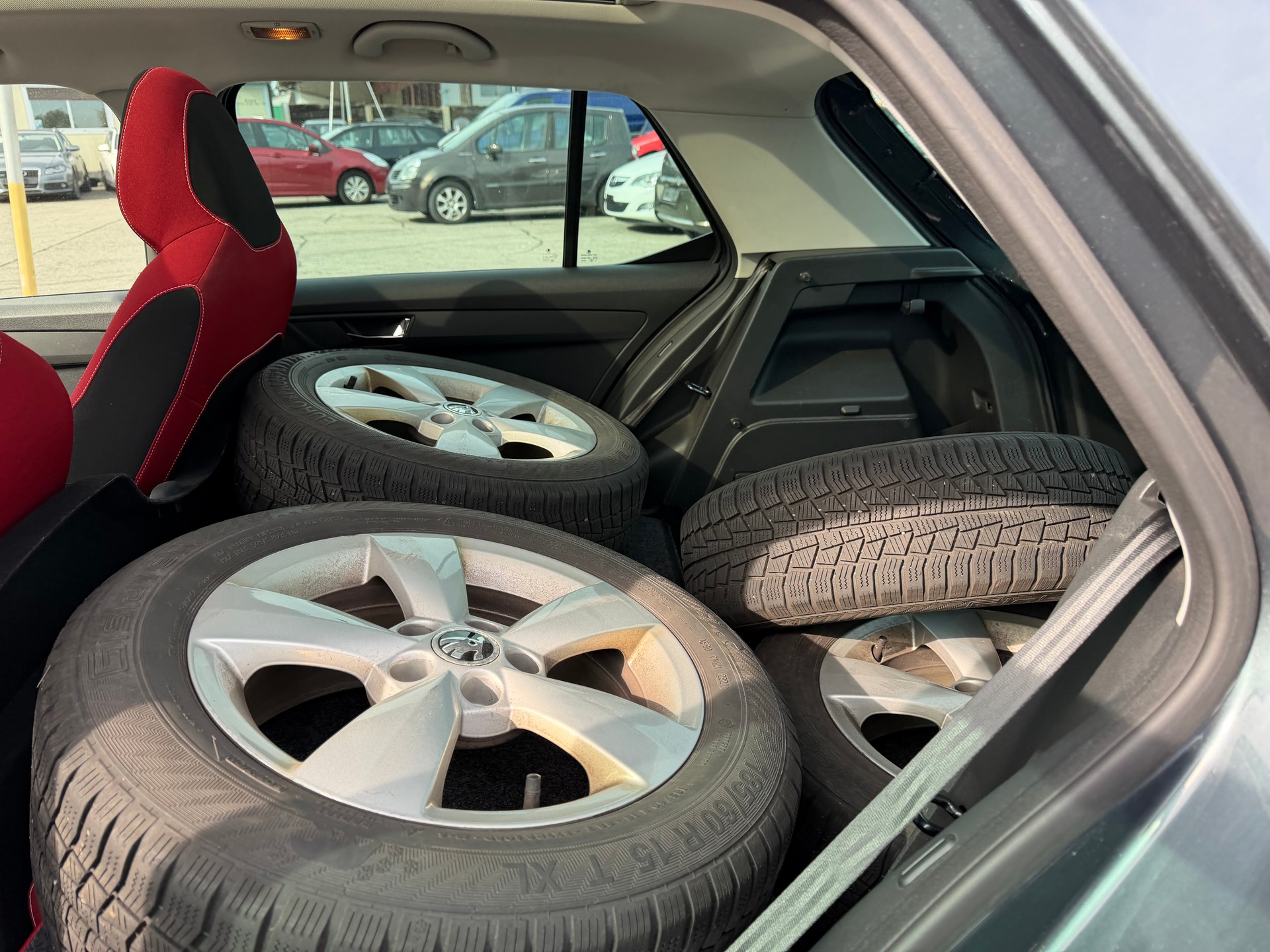 SKODA Fabia 1.2 TSI Style-image-9