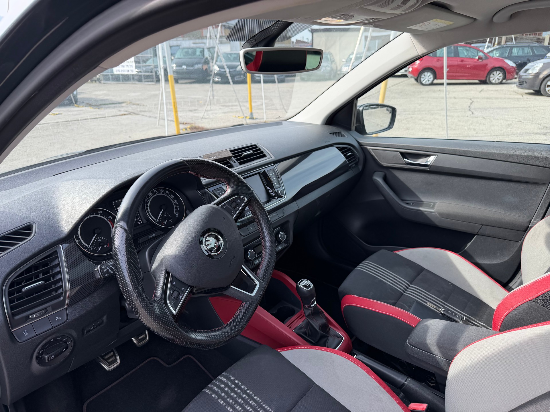 SKODA Fabia 1.2 TSI Style-image-10