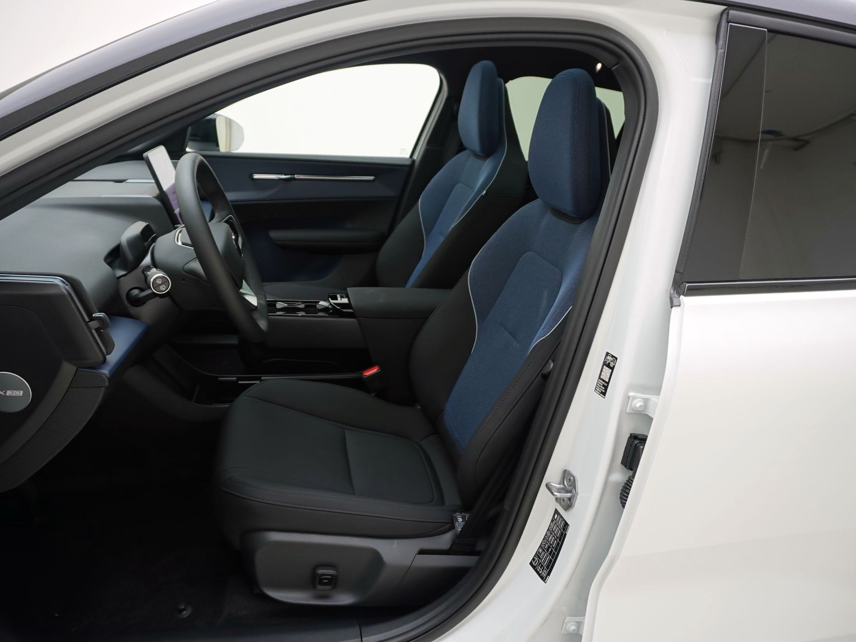 VOLVO EX 30 P8 Ultra AWD-image-11