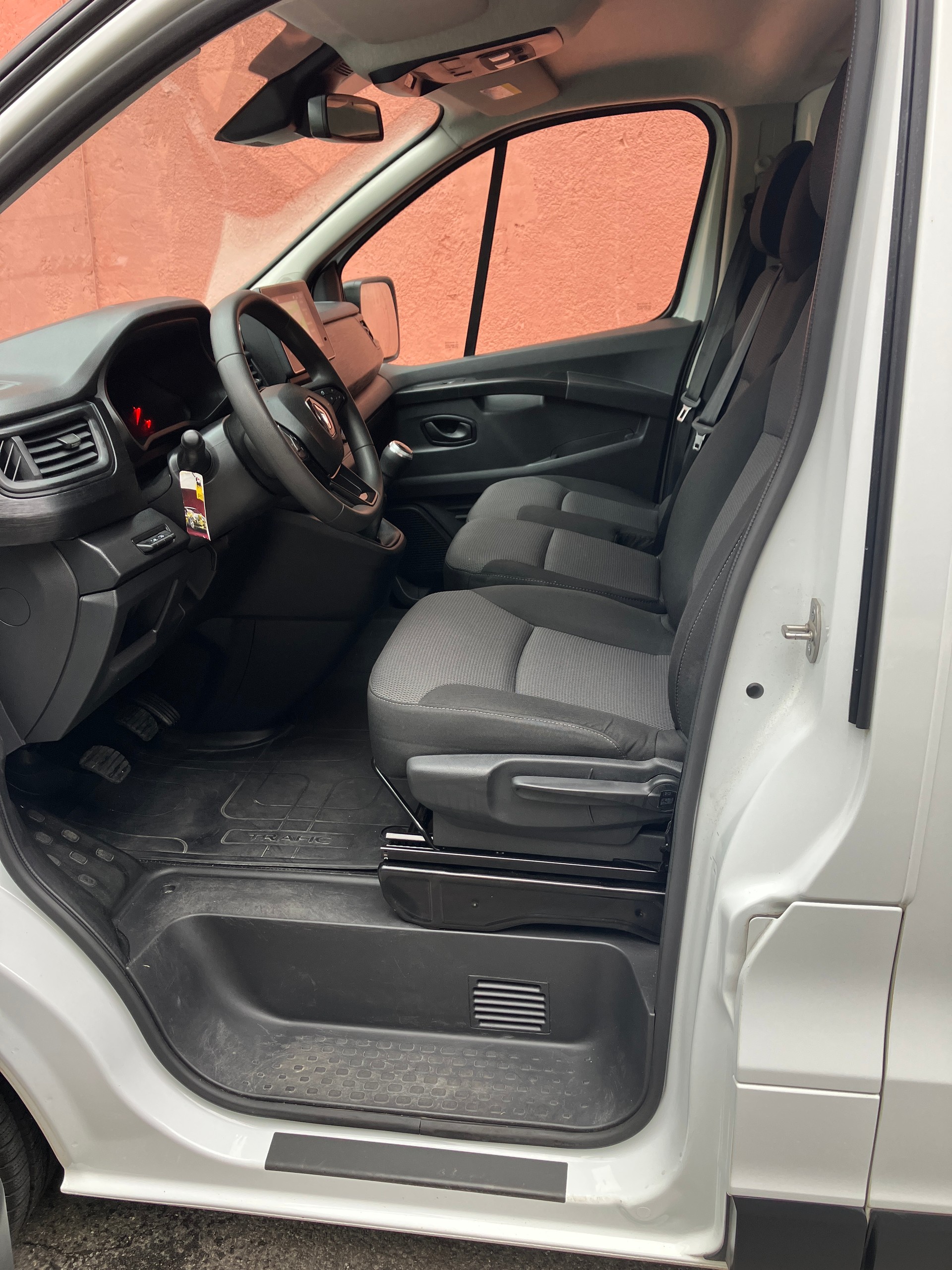 RENAULT Trafic 2.0 Blue dCi 130 Start L1H1 EN-image-8