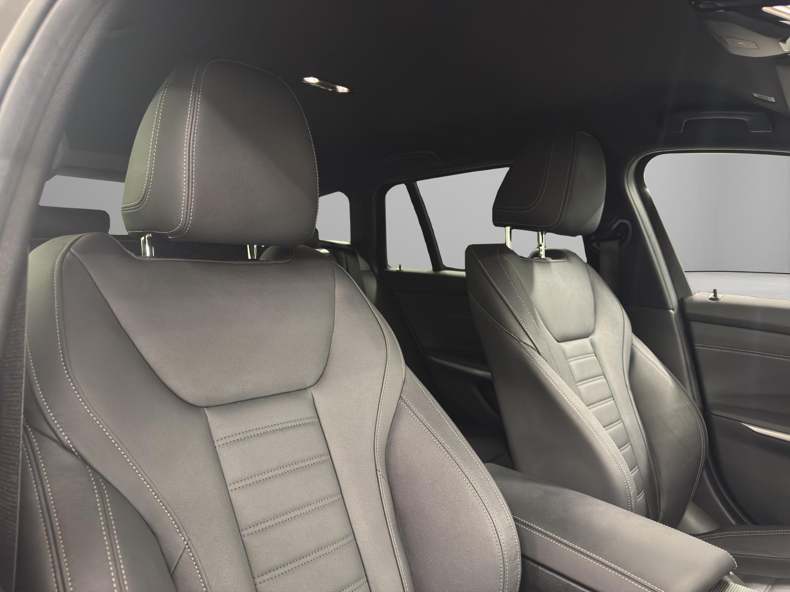 BMW 330e xDrive Touring-image-13