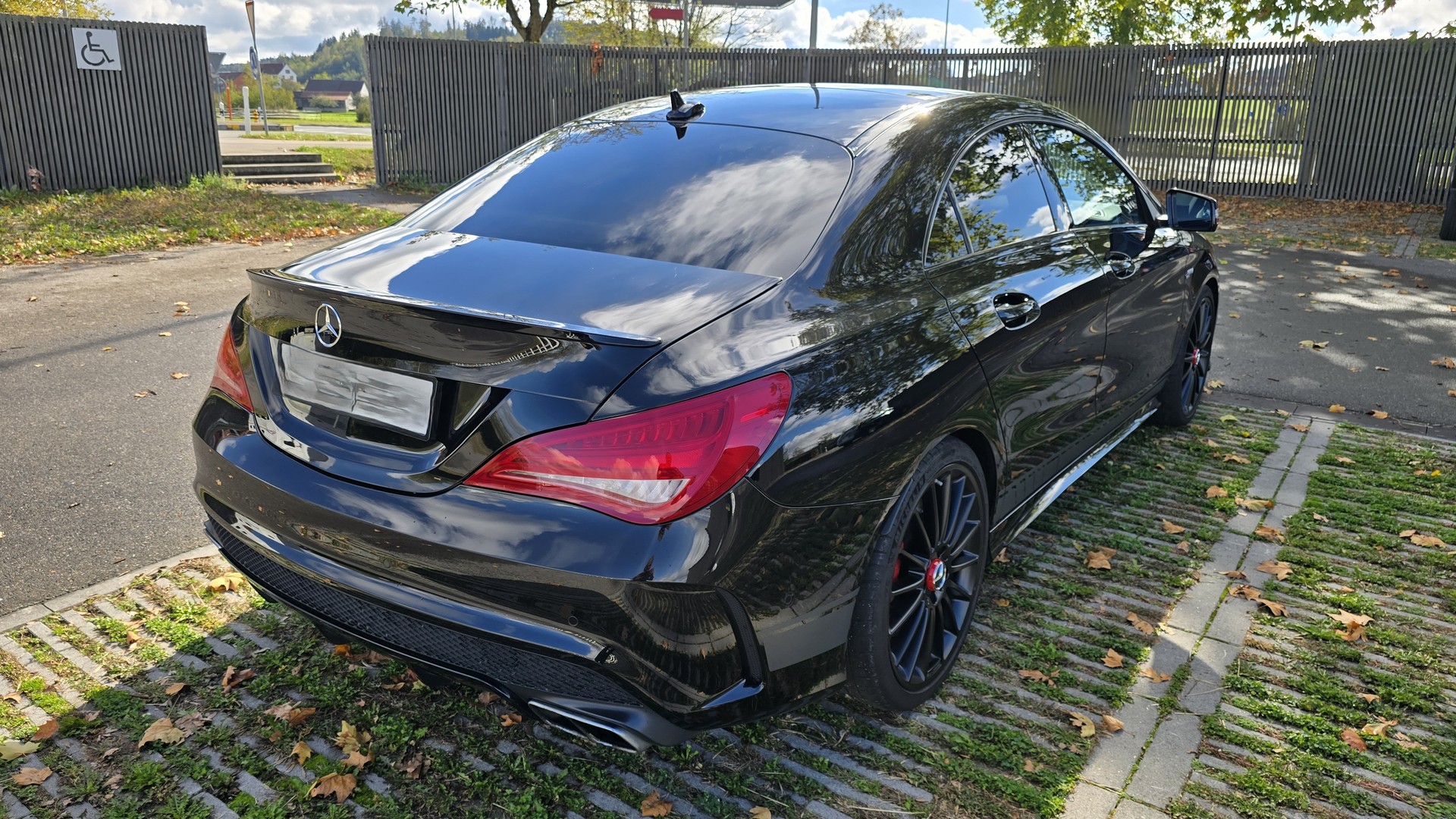 MERCEDES-BENZ CLA 45 AMG Edition 1 + Carplay-image-4
