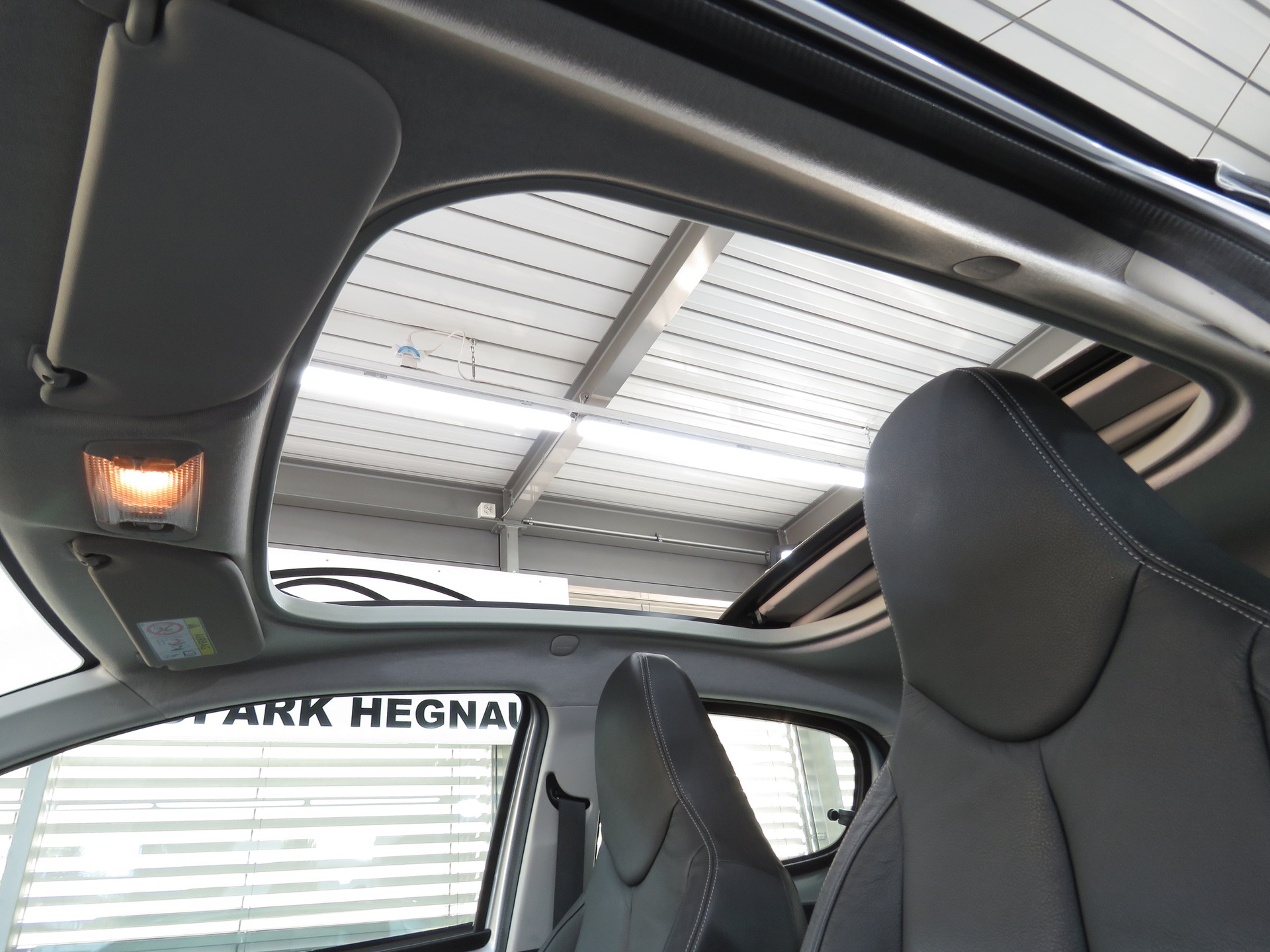 CITROEN C1 1.0 VTi ETG5 Shine Airscape-image-23