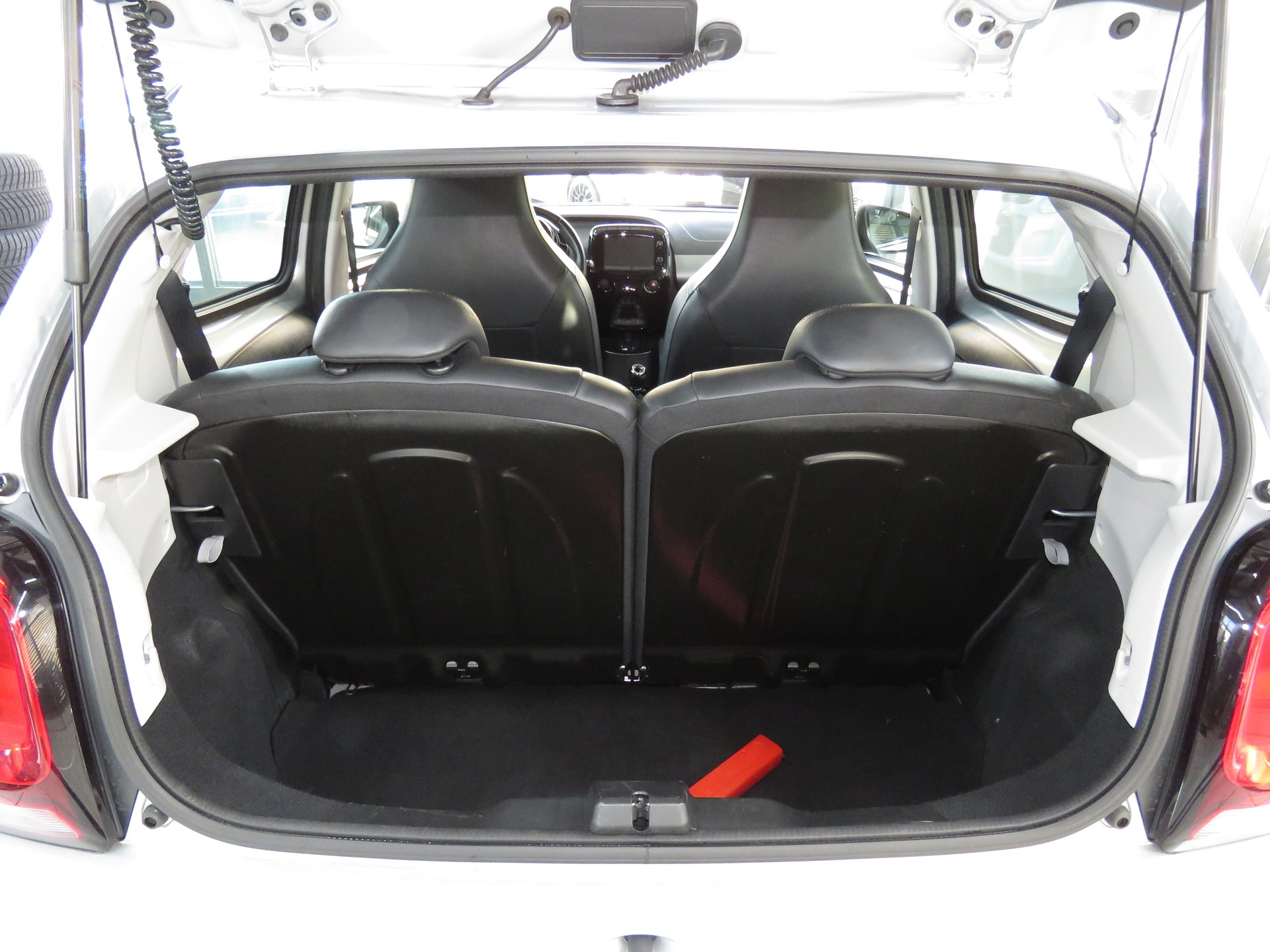 CITROEN C1 1.0 VTi ETG5 Shine Airscape-image-8