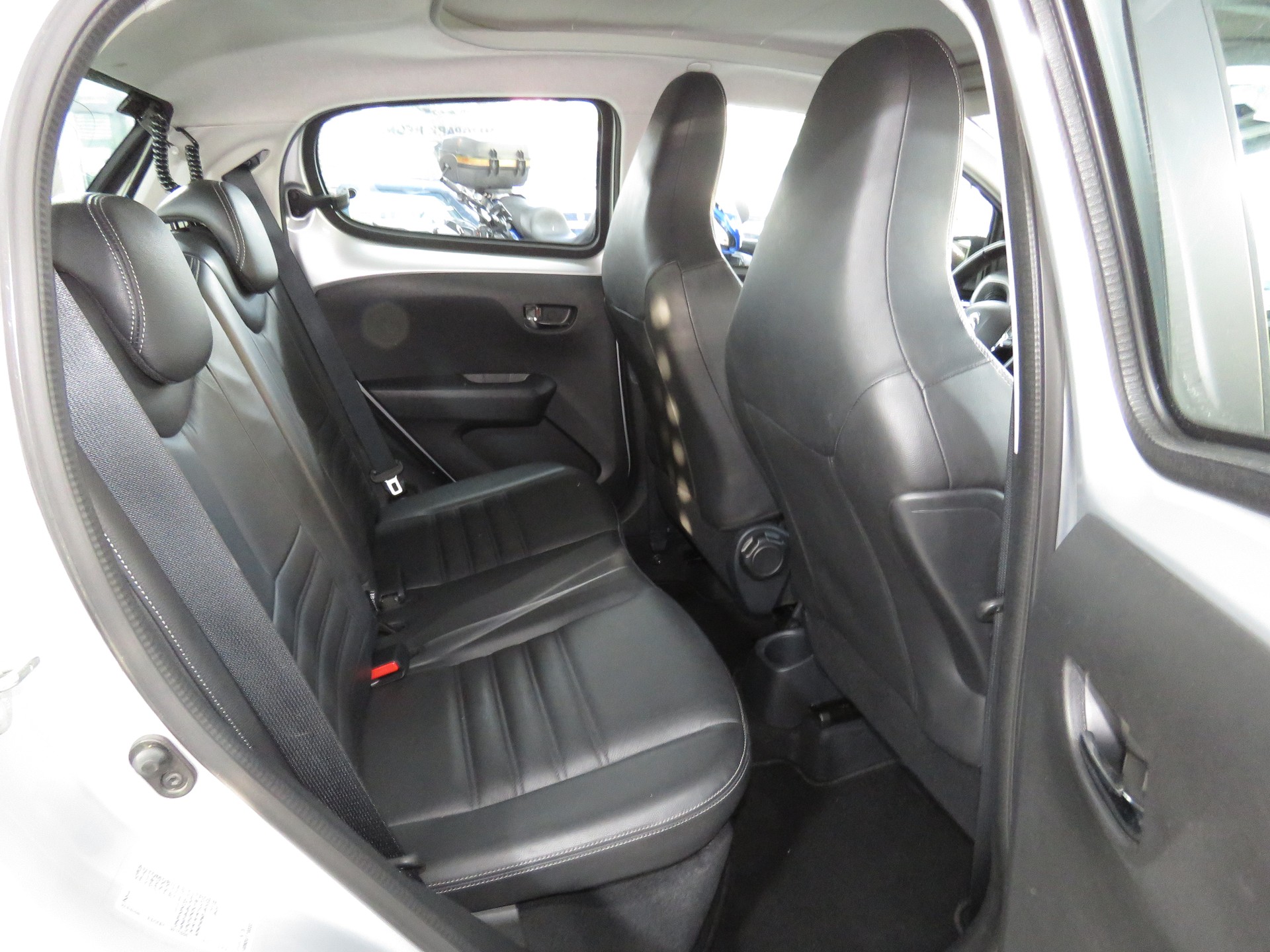 CITROEN C1 1.0 VTi ETG5 Shine Airscape-image-11