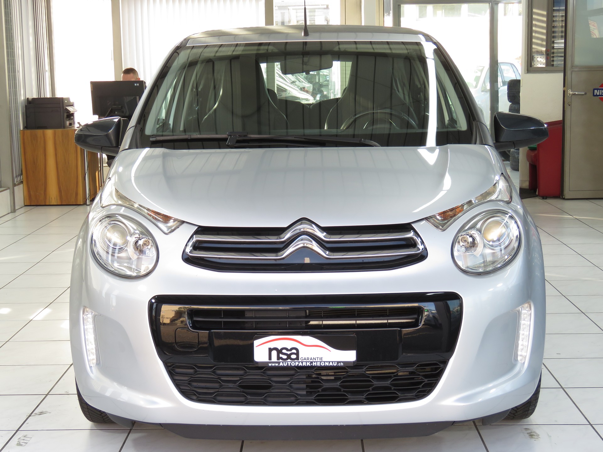 CITROEN C1 1.0 VTi ETG5 Shine Airscape-image-1
