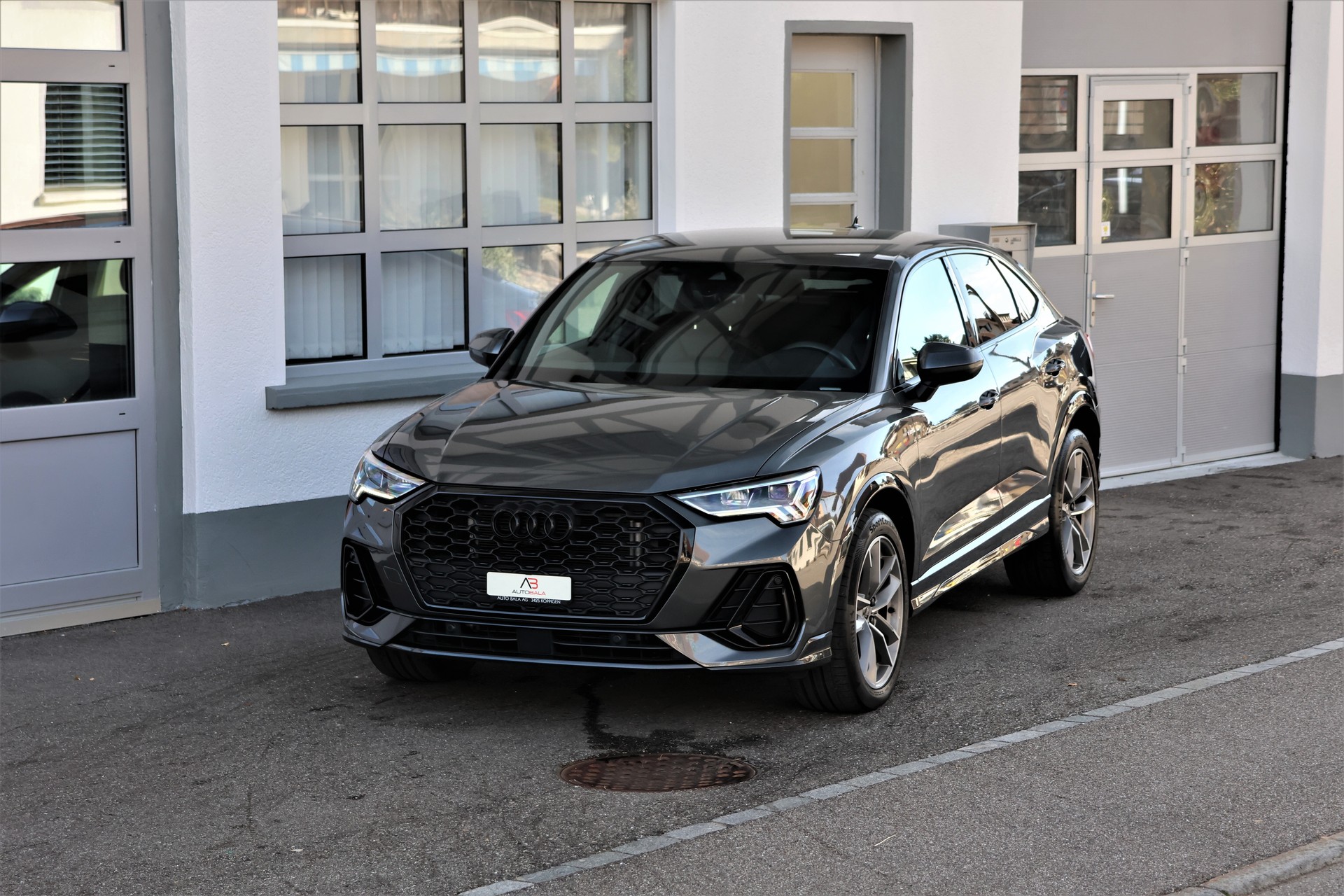 AUDI Q3 Sportback 35 TFSI S line Attraction S-tronic (CH)-image-0