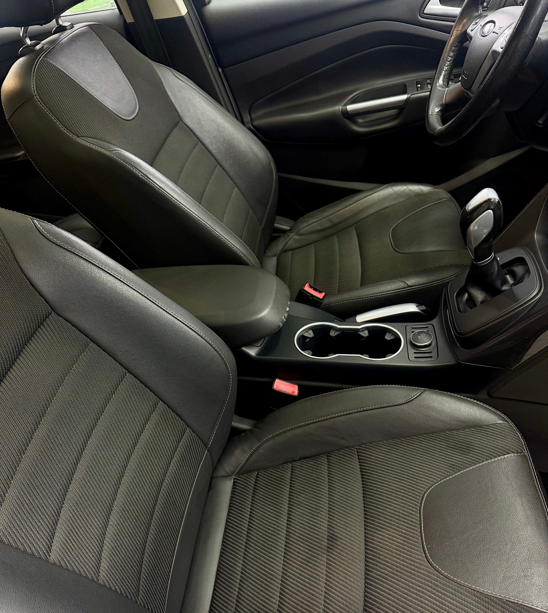 FORD Kuga 1.6 SCTi Titanium 4WD Automatic-image-4
