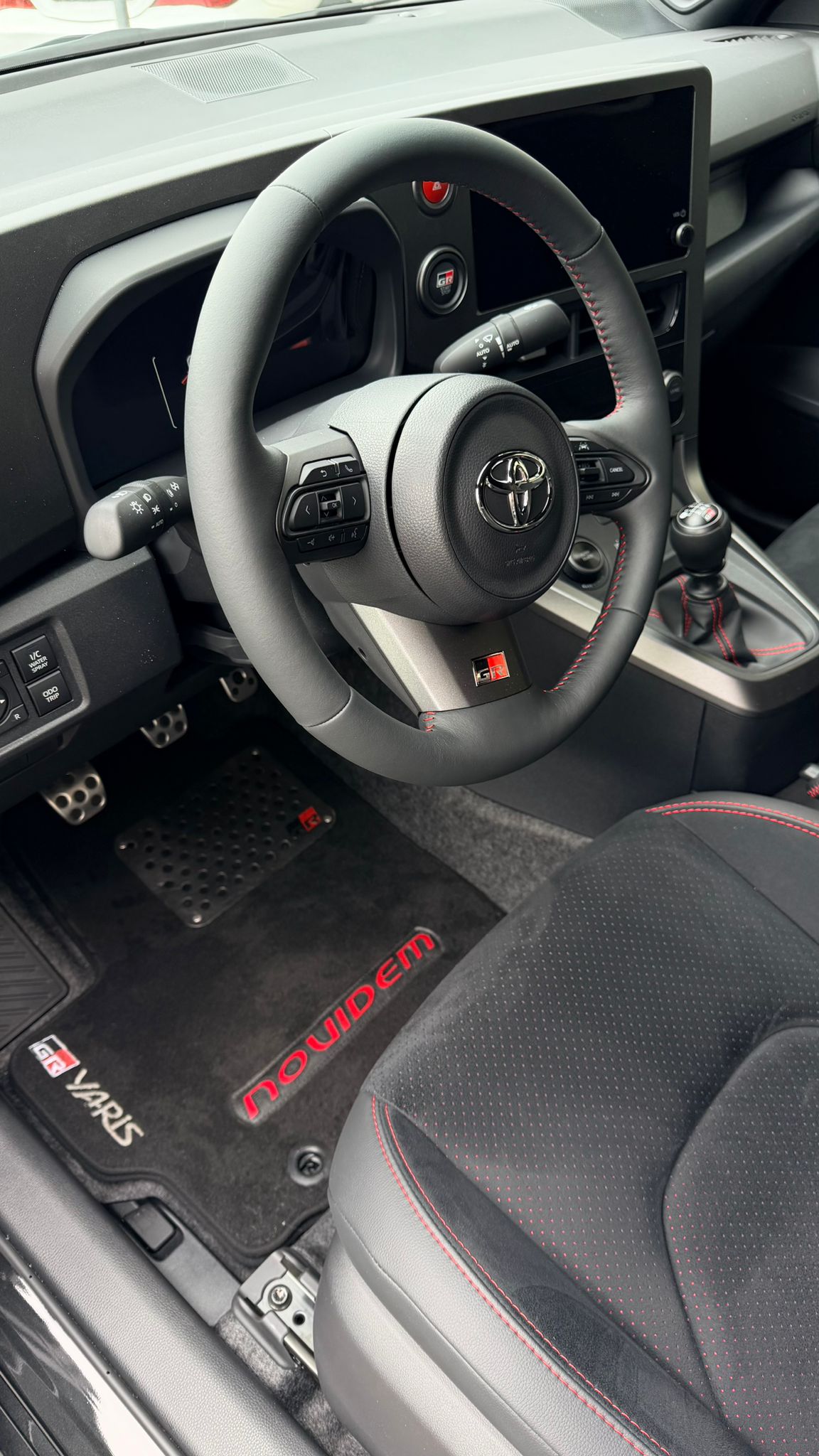 TOYOTA Yaris 1.6 GR Sport-image-2