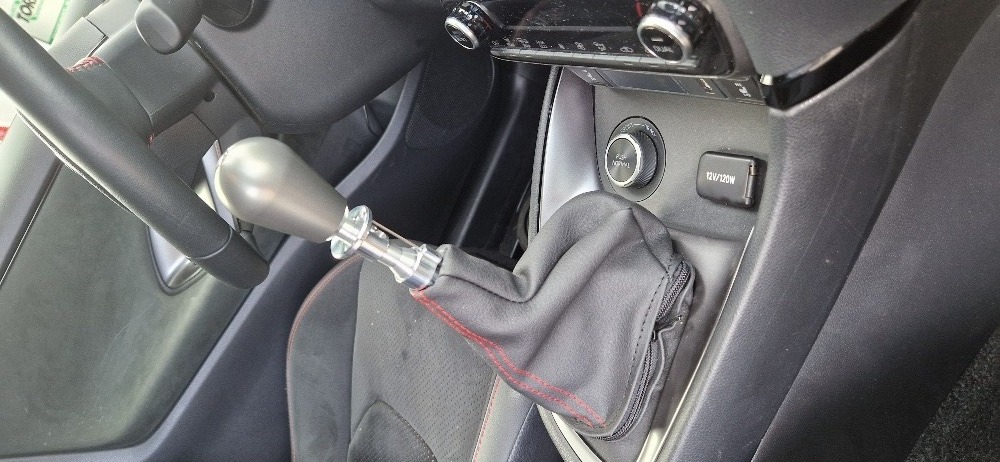 TOYOTA Yaris 1.6 GR Sport-image-4