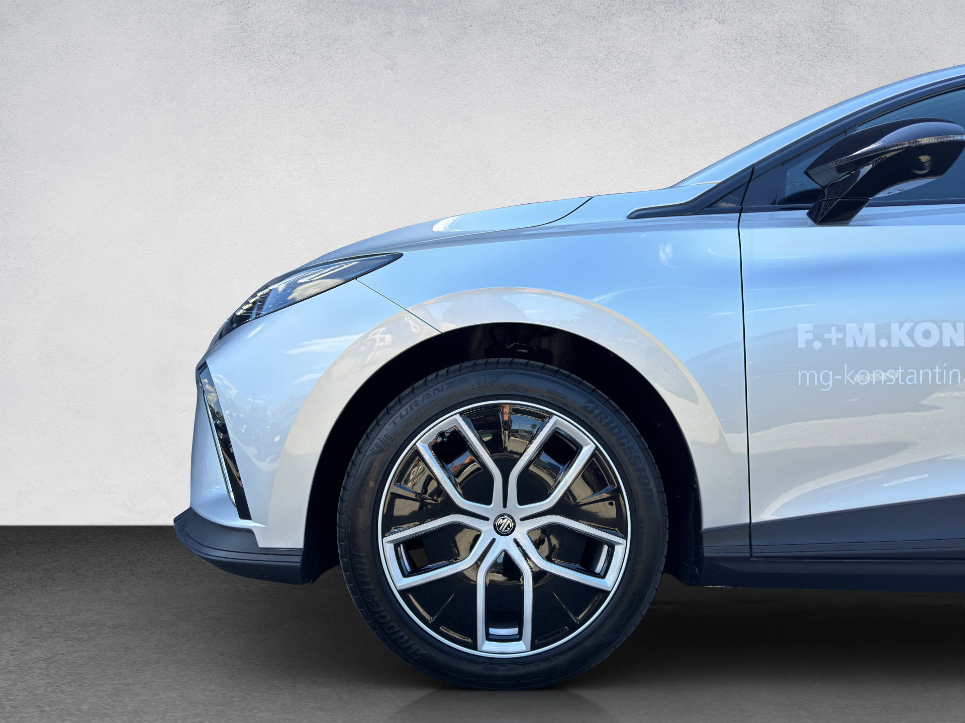 MG 4 Luxury 64kWh-image-8