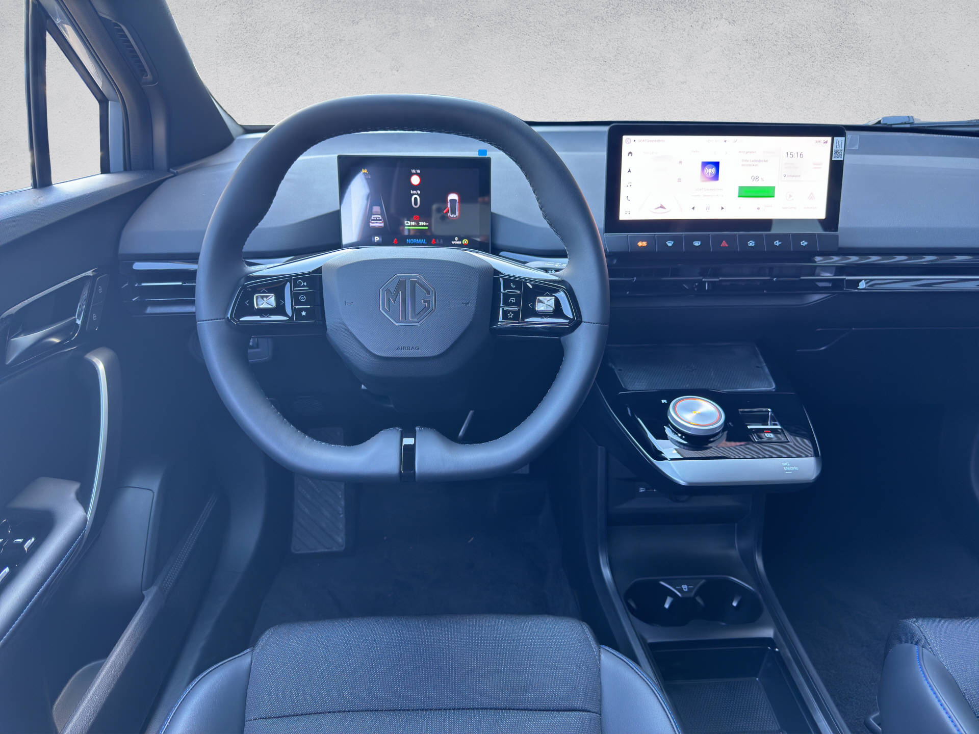MG 4 Luxury 64kWh-image-3