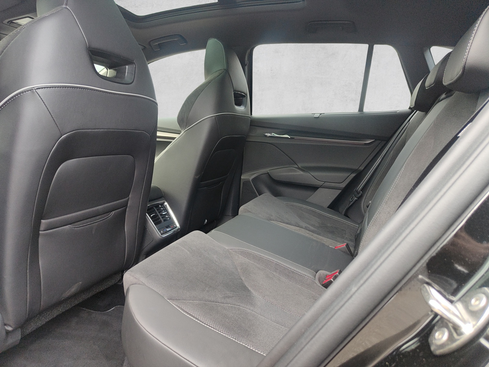 SKODA Enyaq iV 80 SportLine-image-7