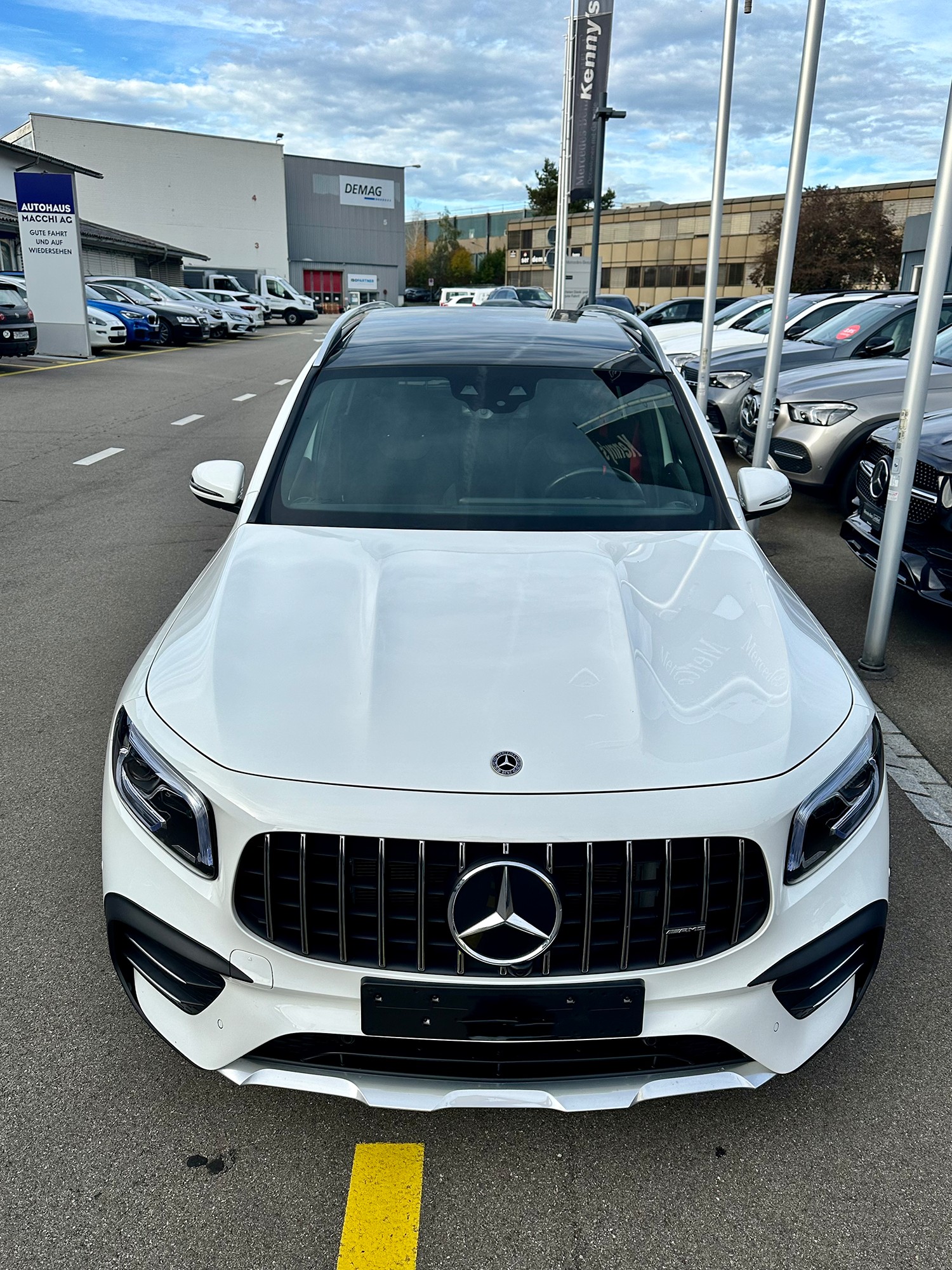 MERCEDES-BENZ GLB 35 AMG 4Matic 8G-Tronic-image-4