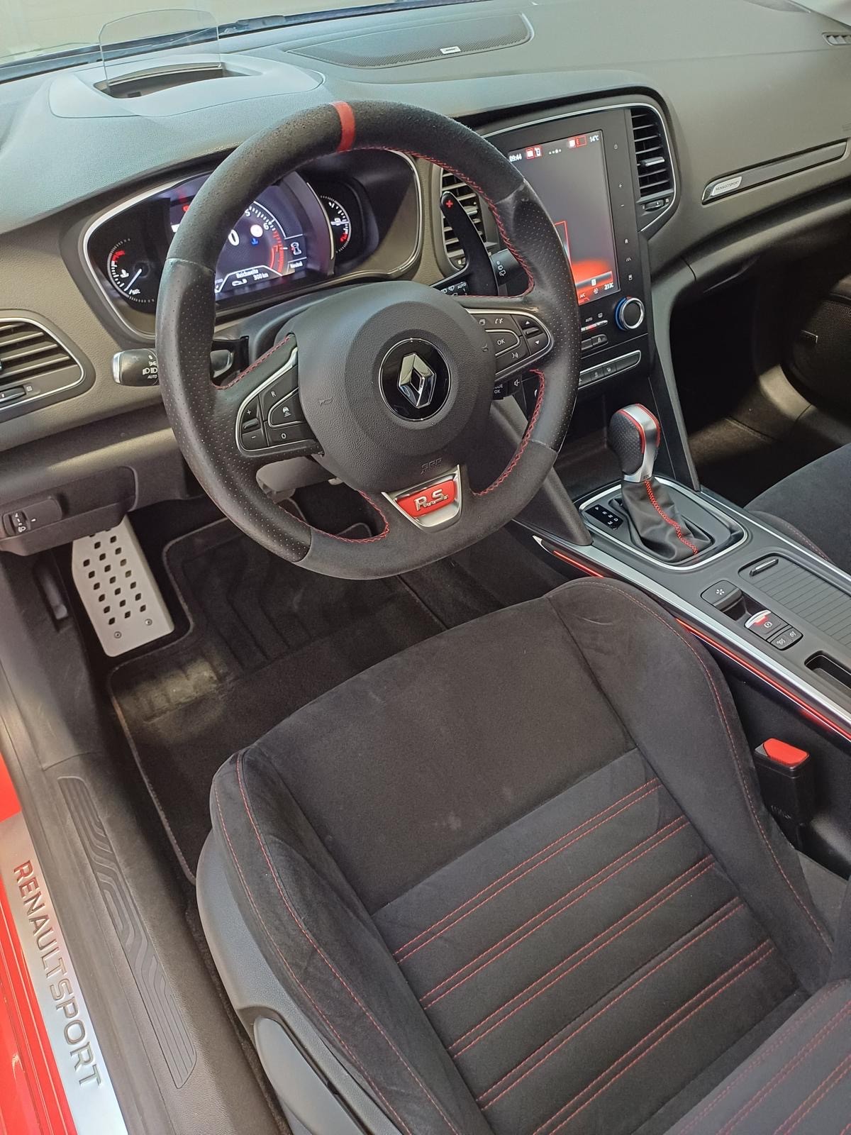 RENAULT Mégane Trophy 300 EDC-image-6
