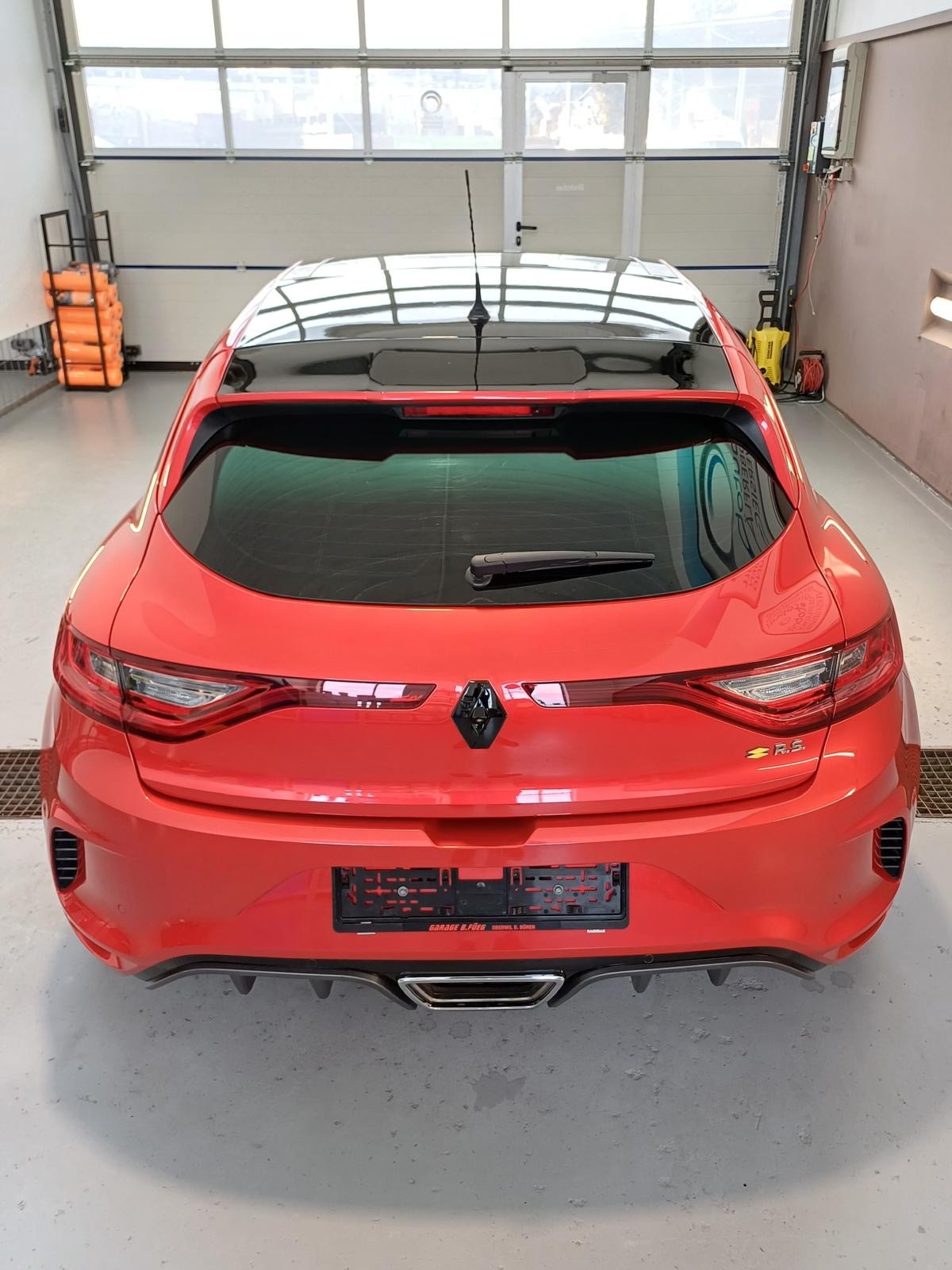 RENAULT Mégane Trophy 300 EDC-image-4