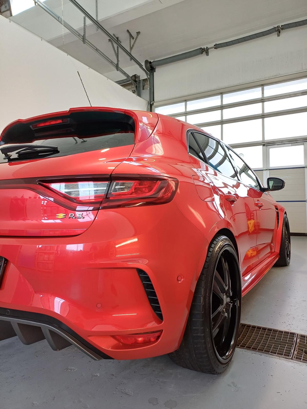 RENAULT Mégane Trophy 300 EDC-image-3