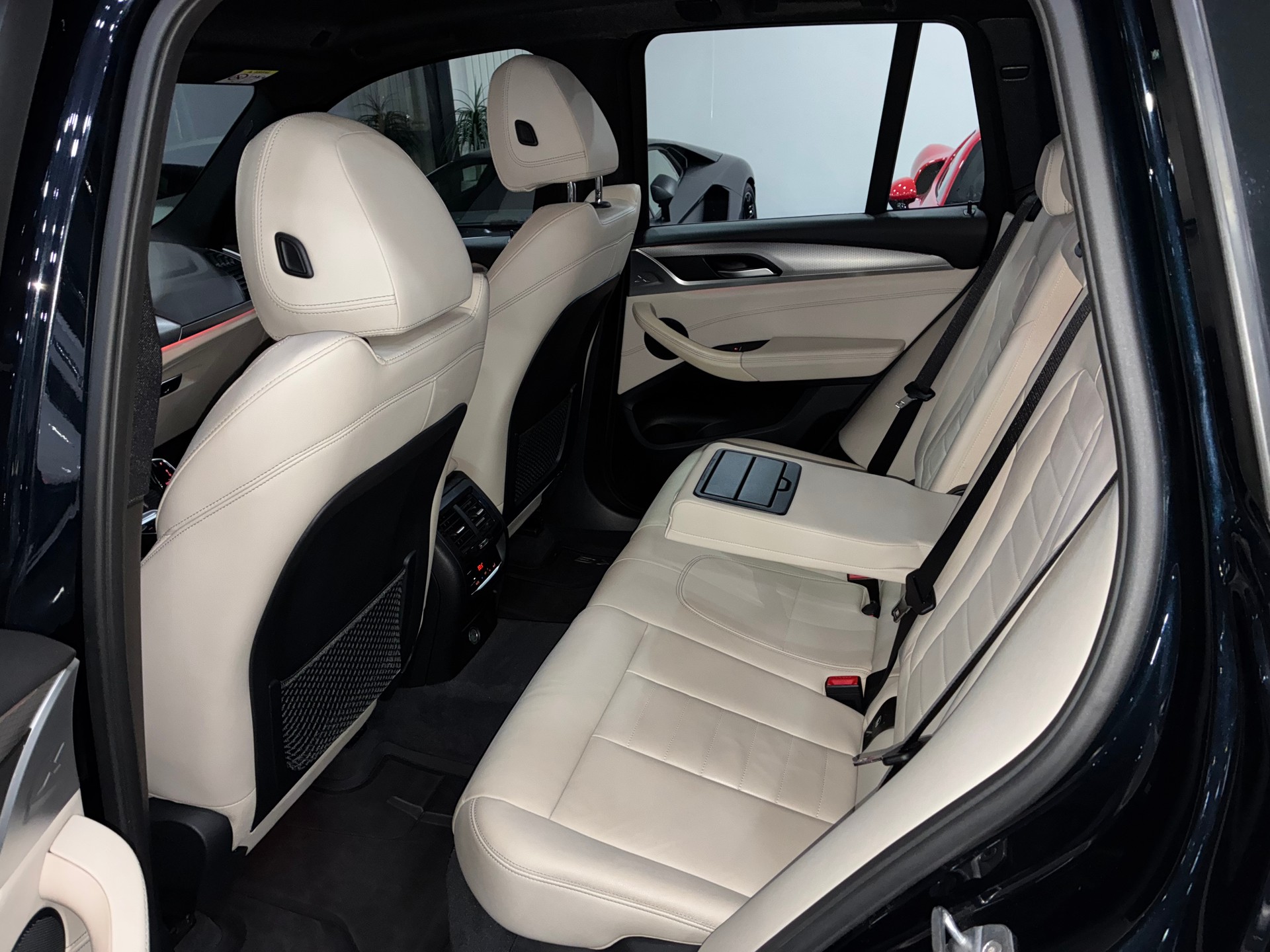 BMW X3 xDrive 20d Individual M Sport Steptronic-image-9