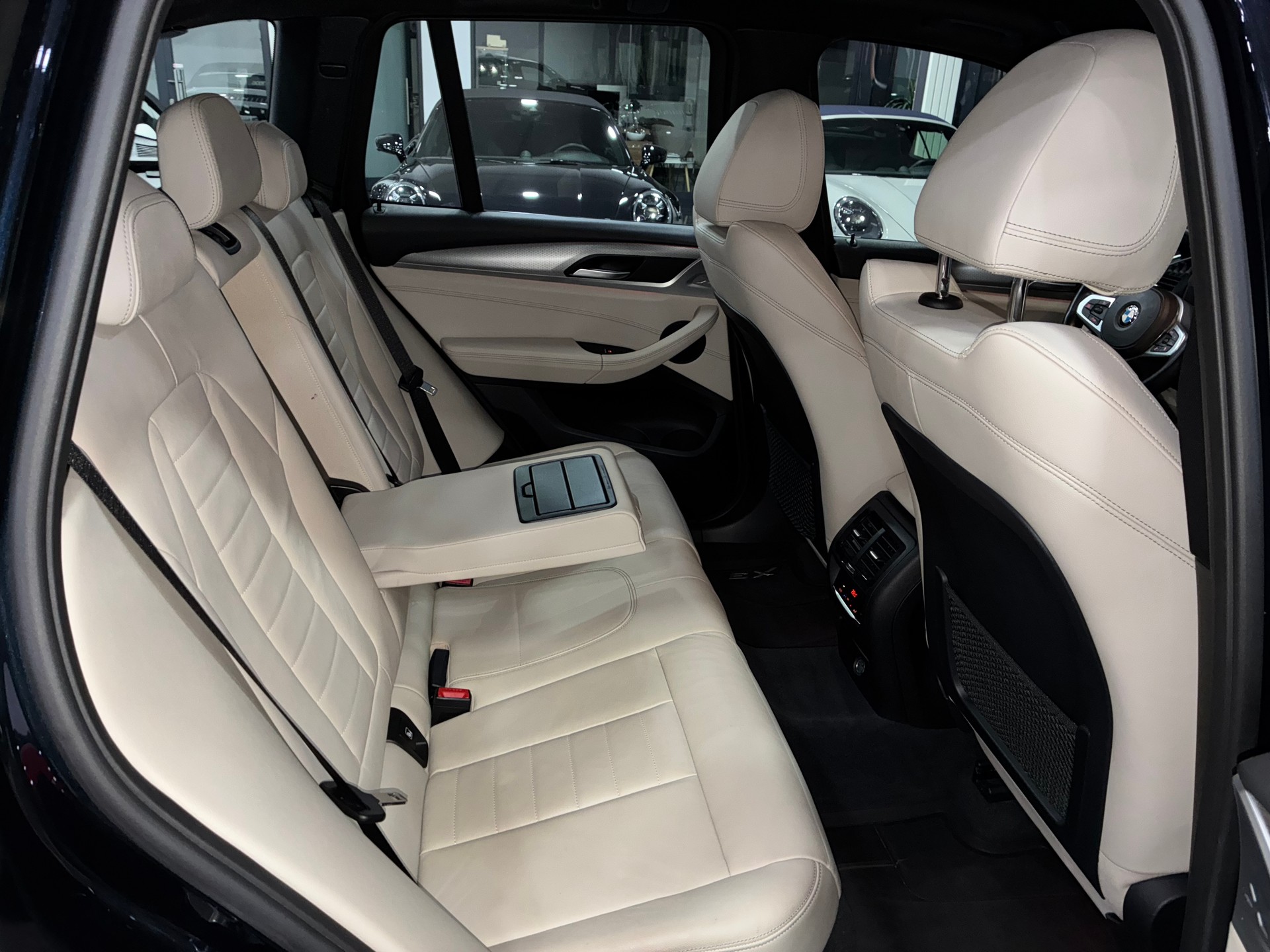BMW X3 xDrive 20d Individual M Sport Steptronic-image-8