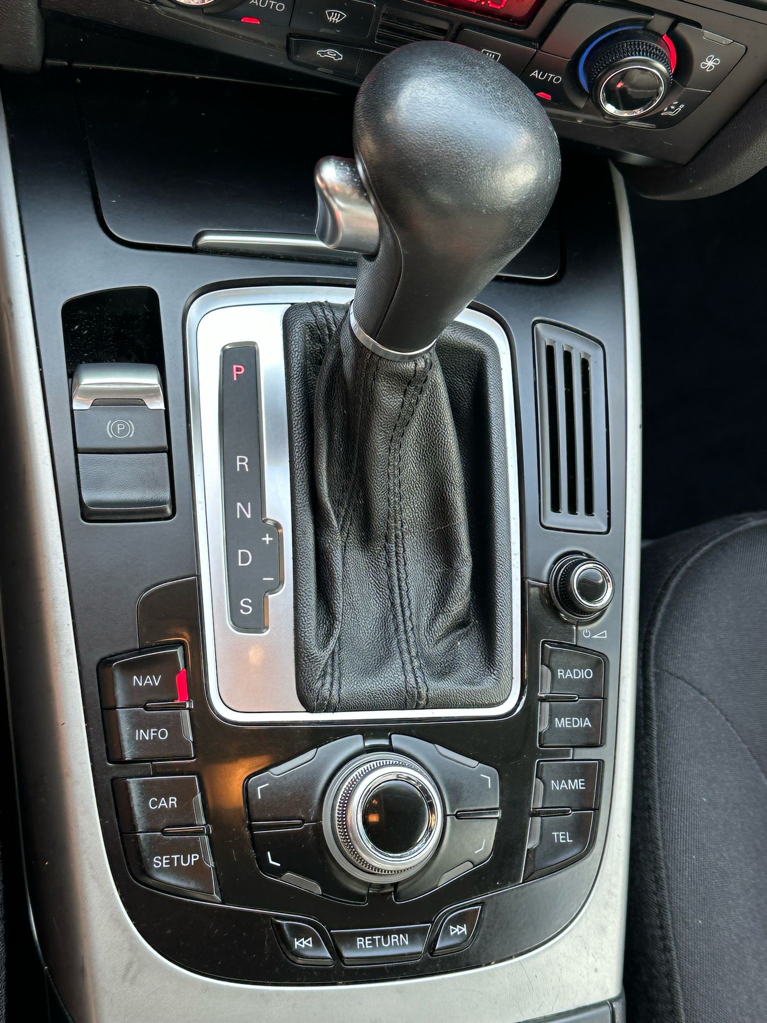 AUDI A4 2.0 TFSI multitronic-image-14