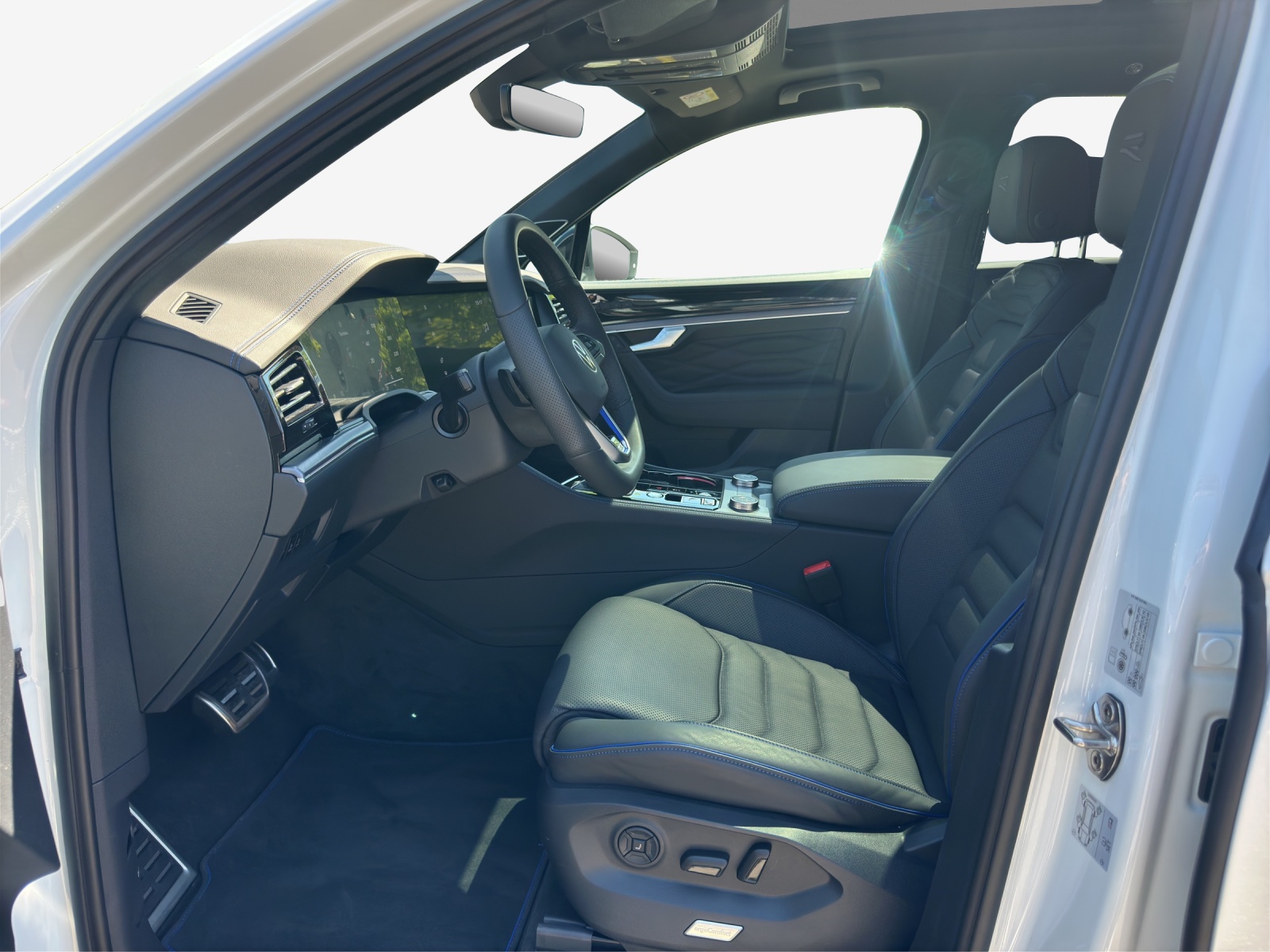 VW Touareg 3.0 TSI eHybrid R Tiptronic-image-7