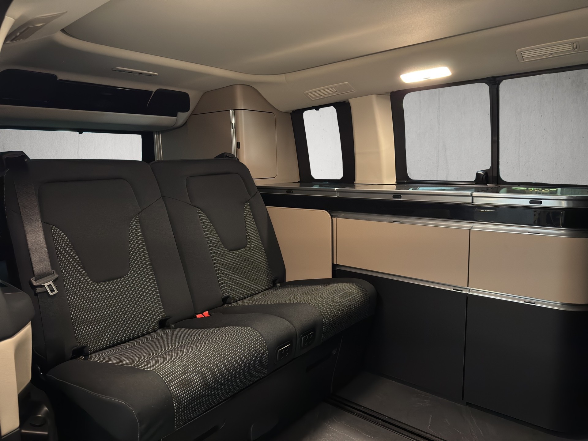 MERCEDES-BENZ Marco Polo 250 d 4M Automat-image-8