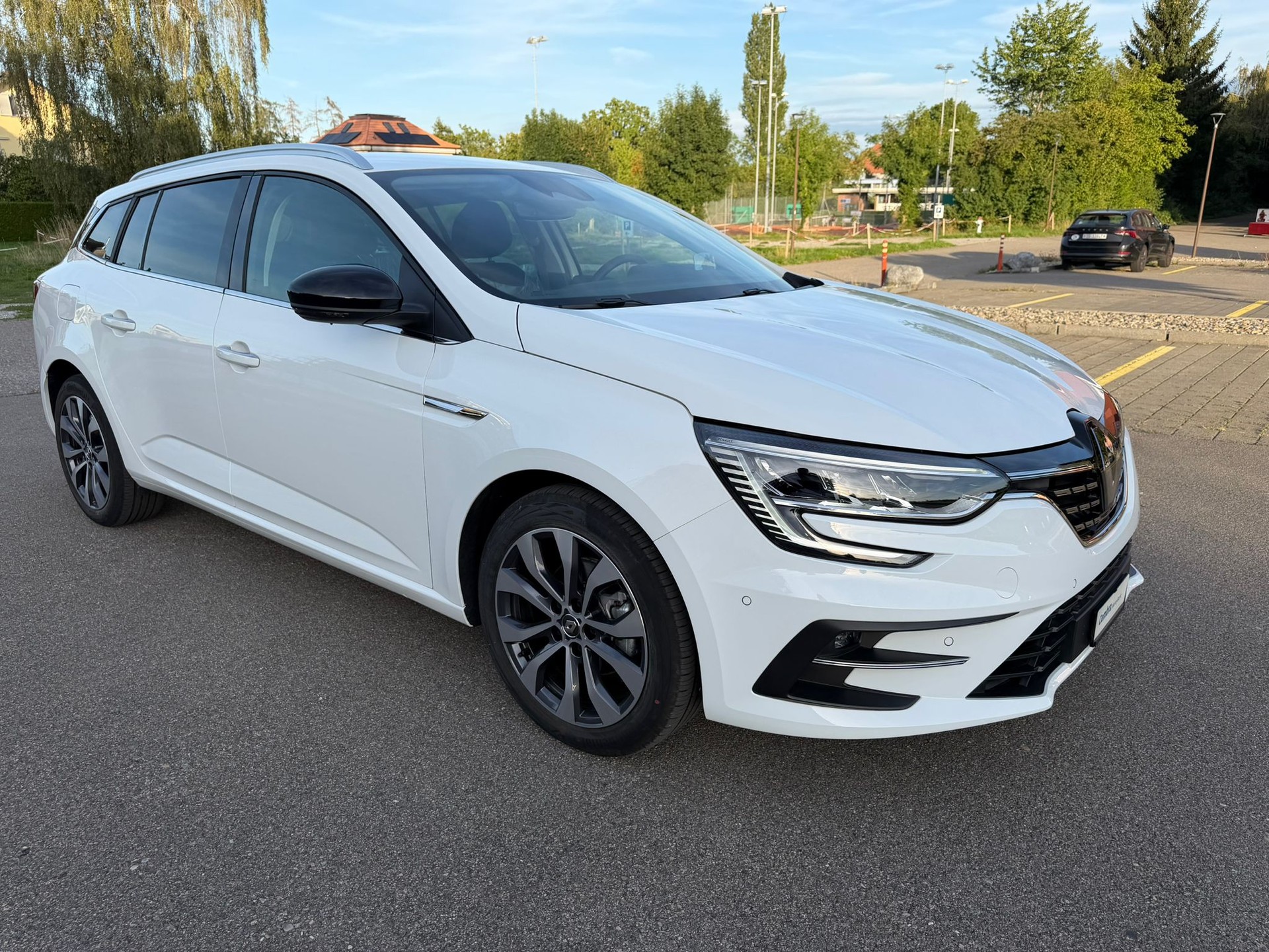 RENAULT Mégane Grandtour 1.3 16V Turbo Techno EDC-image-6