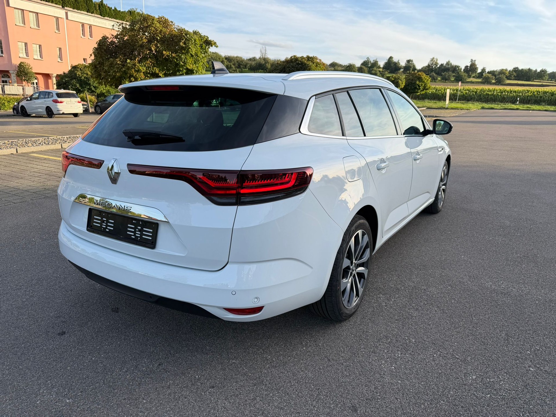 RENAULT Mégane Grandtour 1.3 16V Turbo Techno EDC-image-4