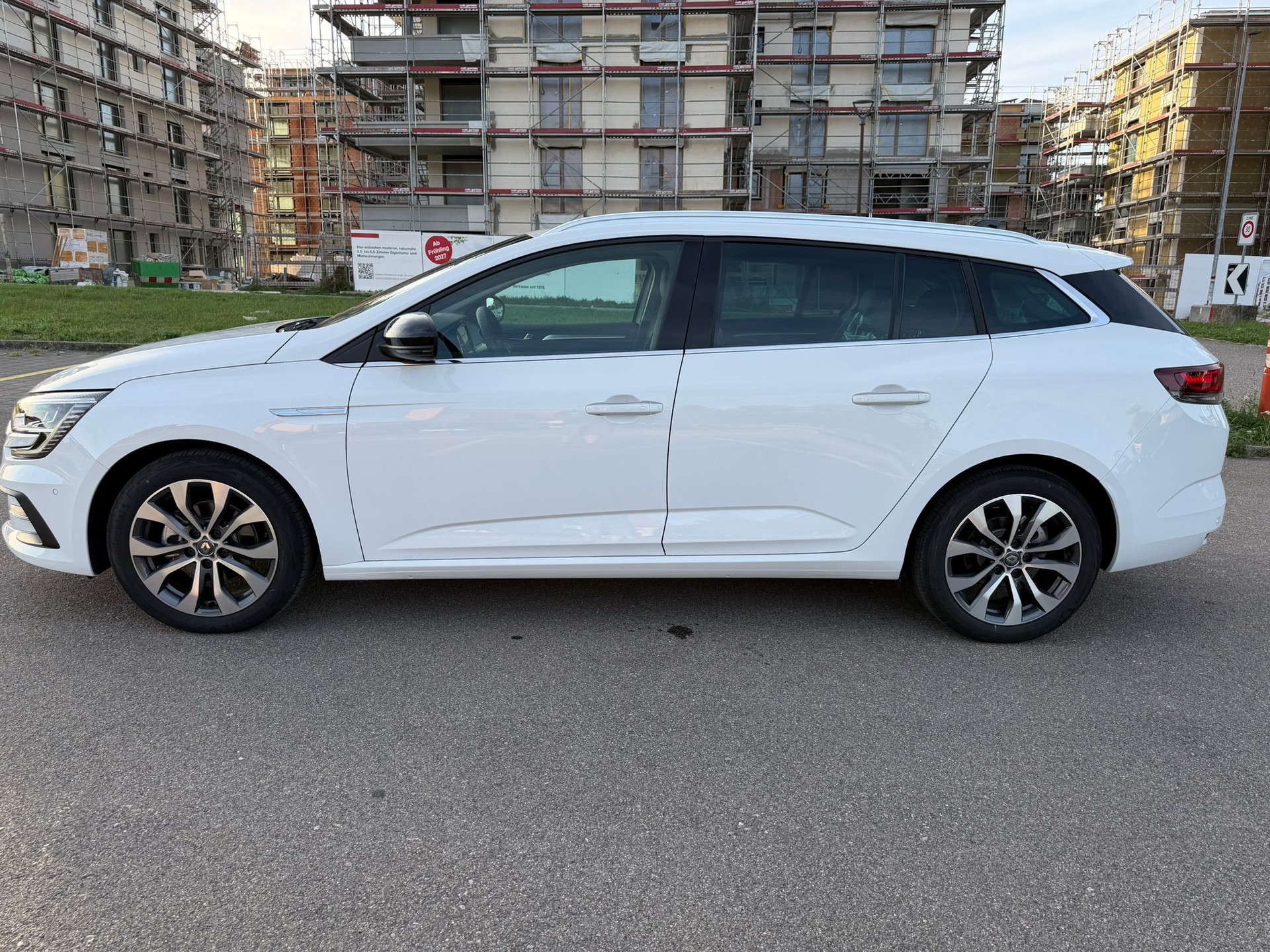 RENAULT Mégane Grandtour 1.3 16V Turbo Techno EDC-image-1