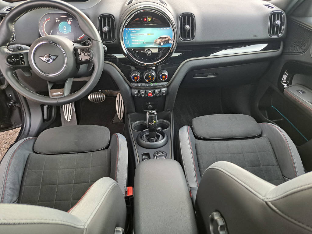 MINI Countryman 2.0i 306cv John Cooper Works ALL4-image-10
