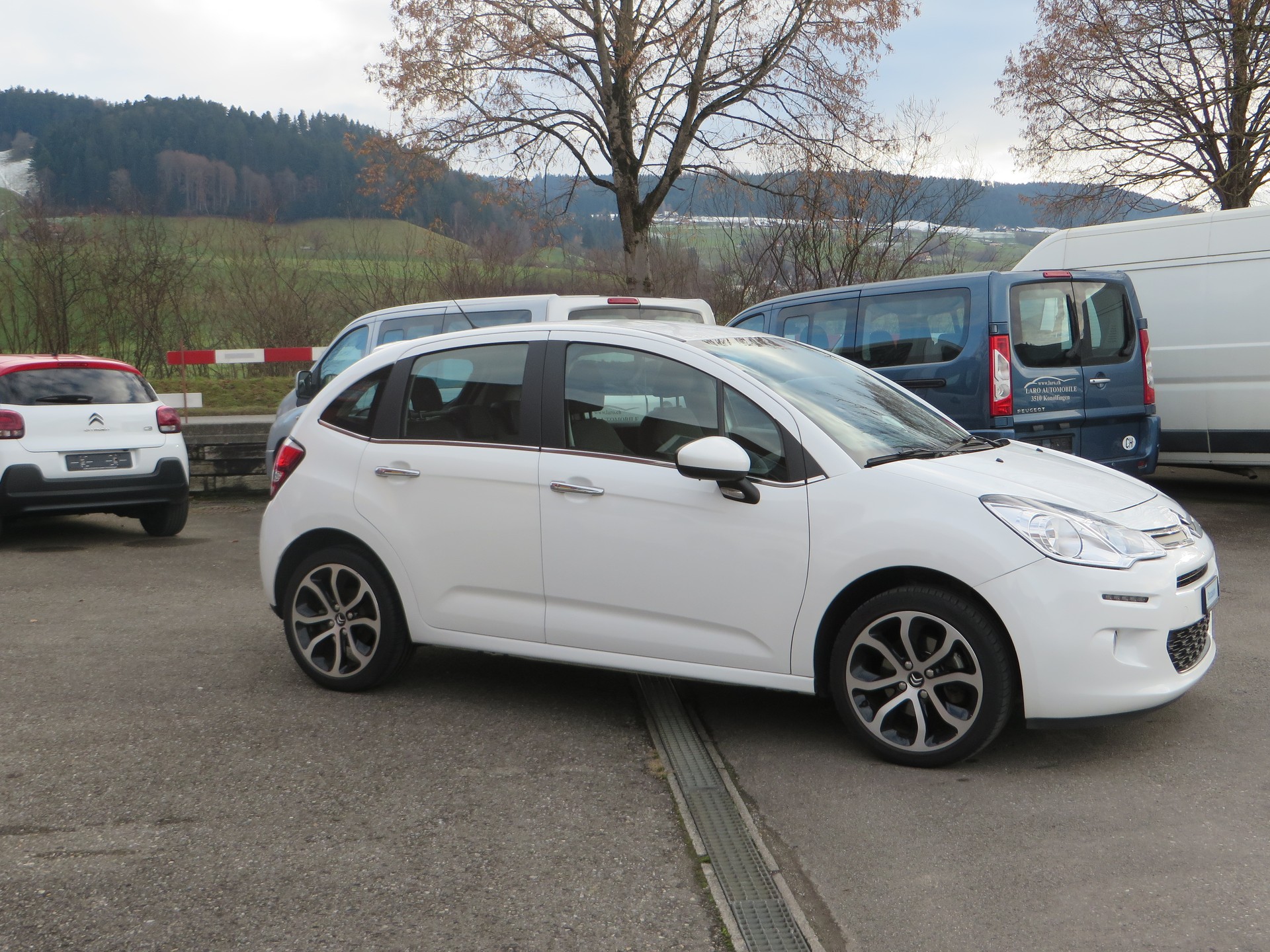 CITROEN C3 1.2i PureTech Sélection-image-2