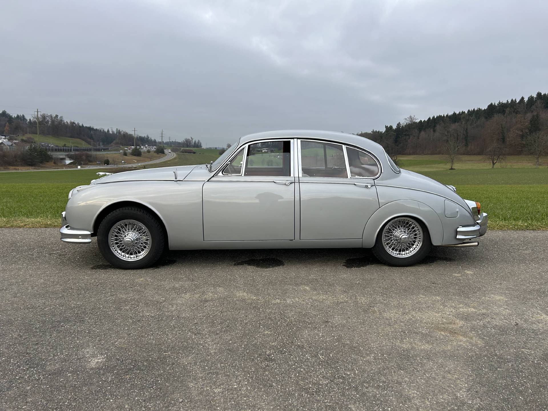 JAGUAR MK-II 3.8 Litre-showroom-element-1