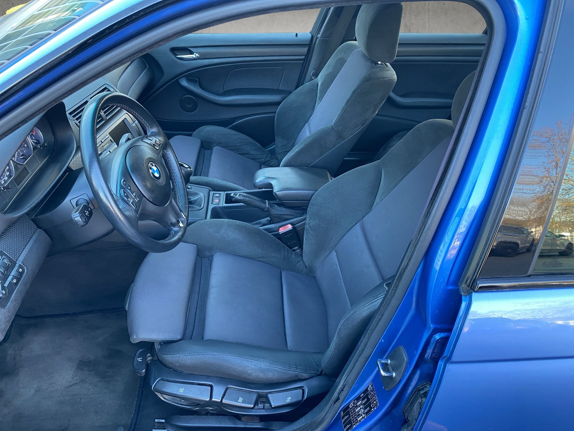 BMW 330i-image-10