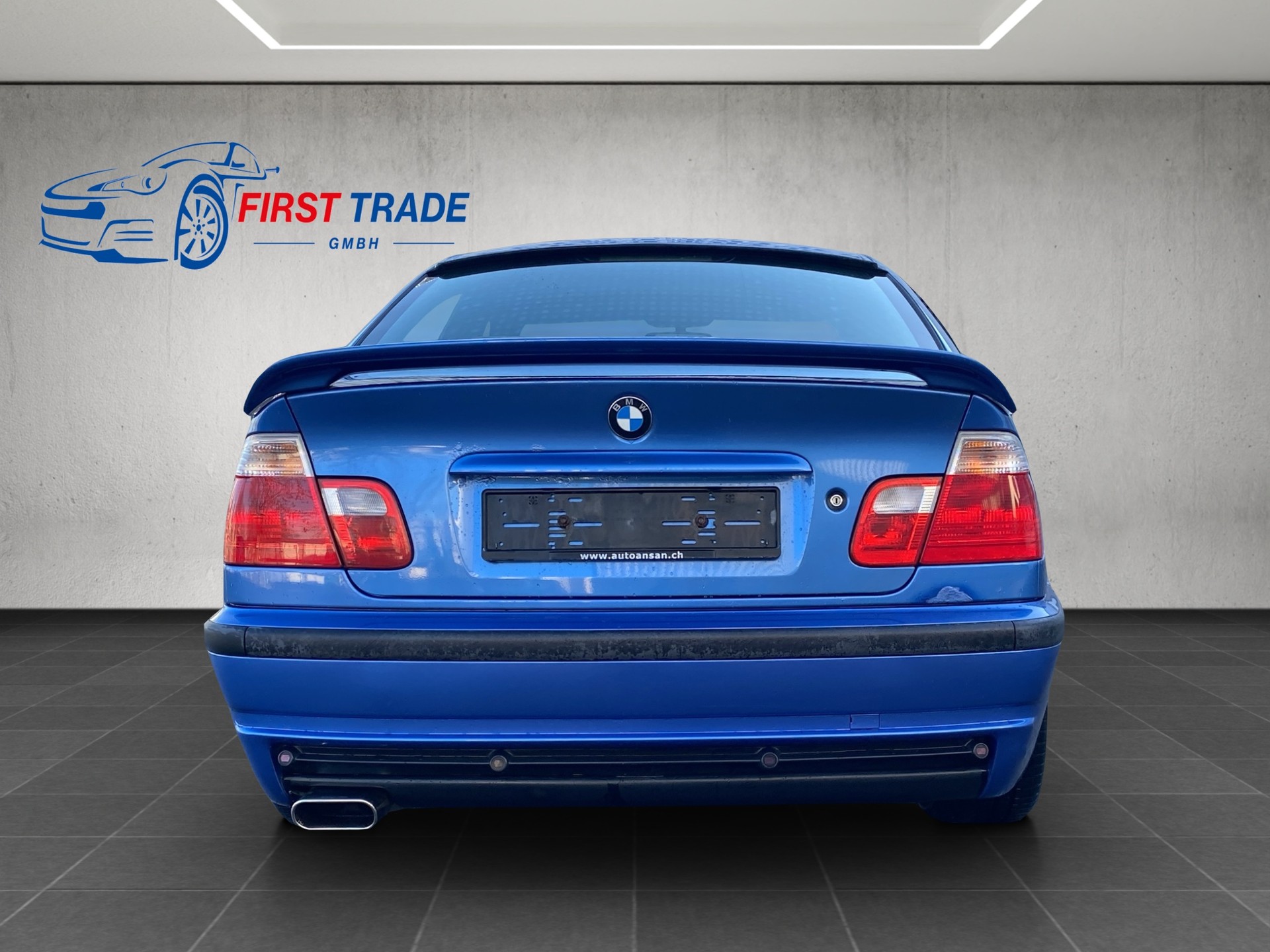 BMW 330i-image-5