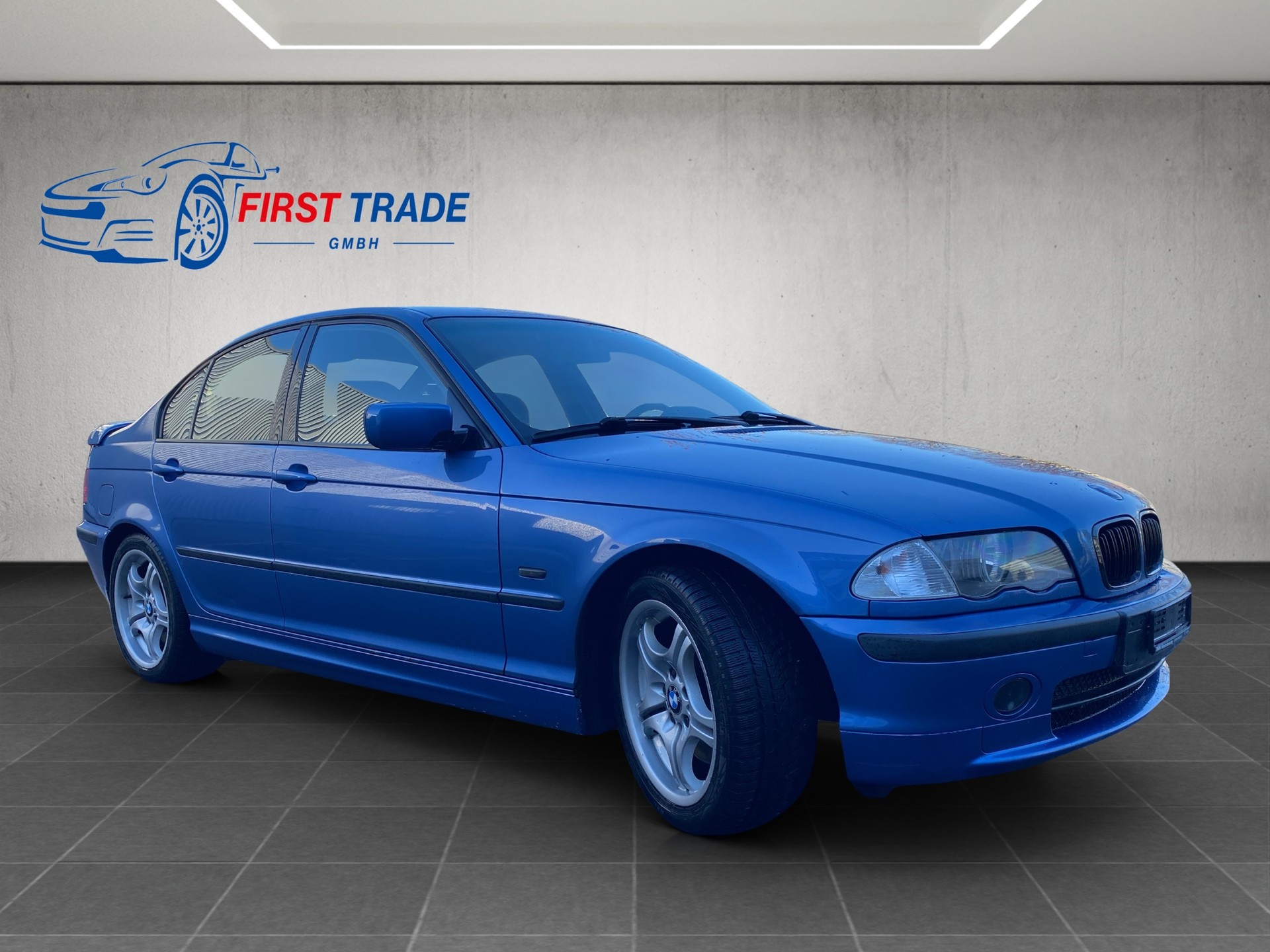BMW 330i-image-2