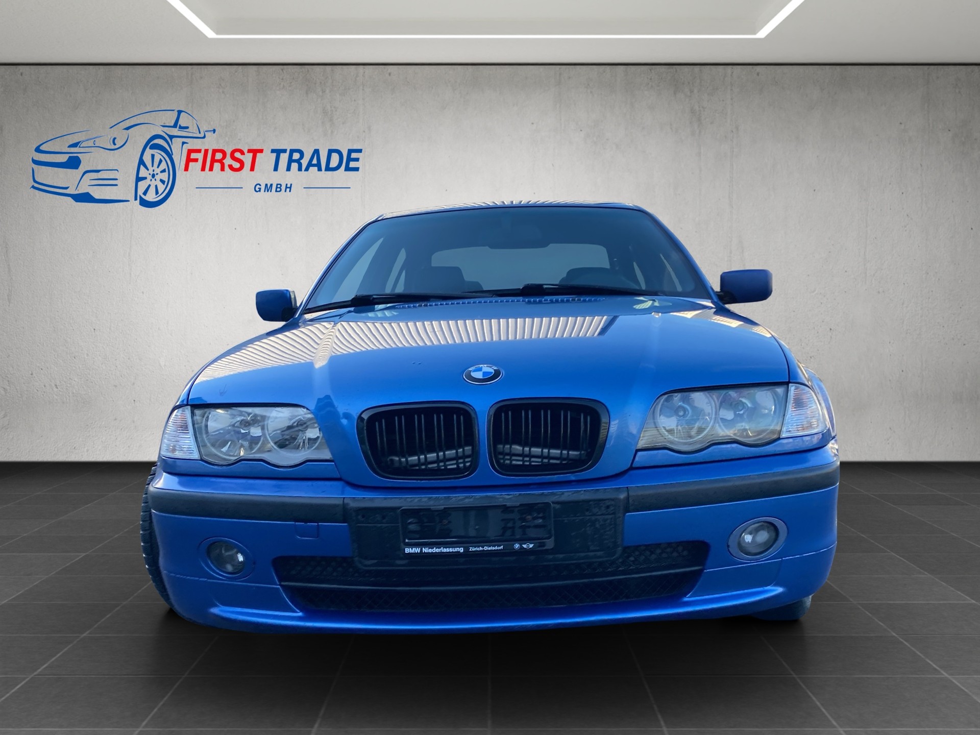 BMW 330i-image-1