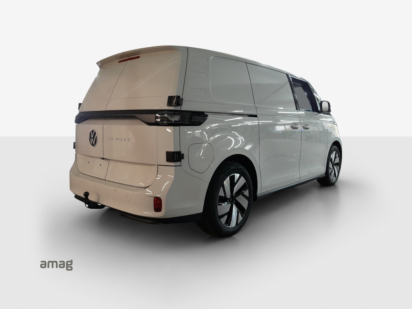 VW ID. Buzz Cargo Pro 4Motion-image-4