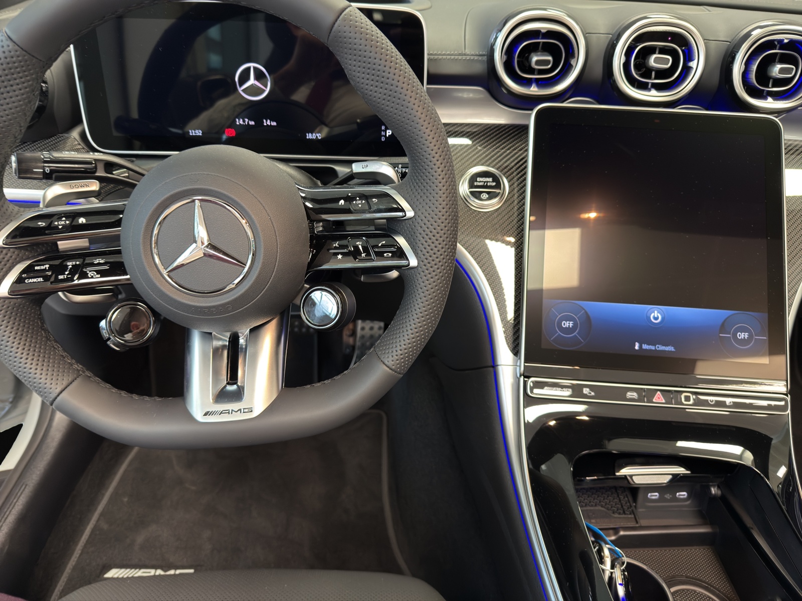 MERCEDES-BENZ CLE AMG 53 Cabrio 4Matic+ 9G-Tronic-image-8